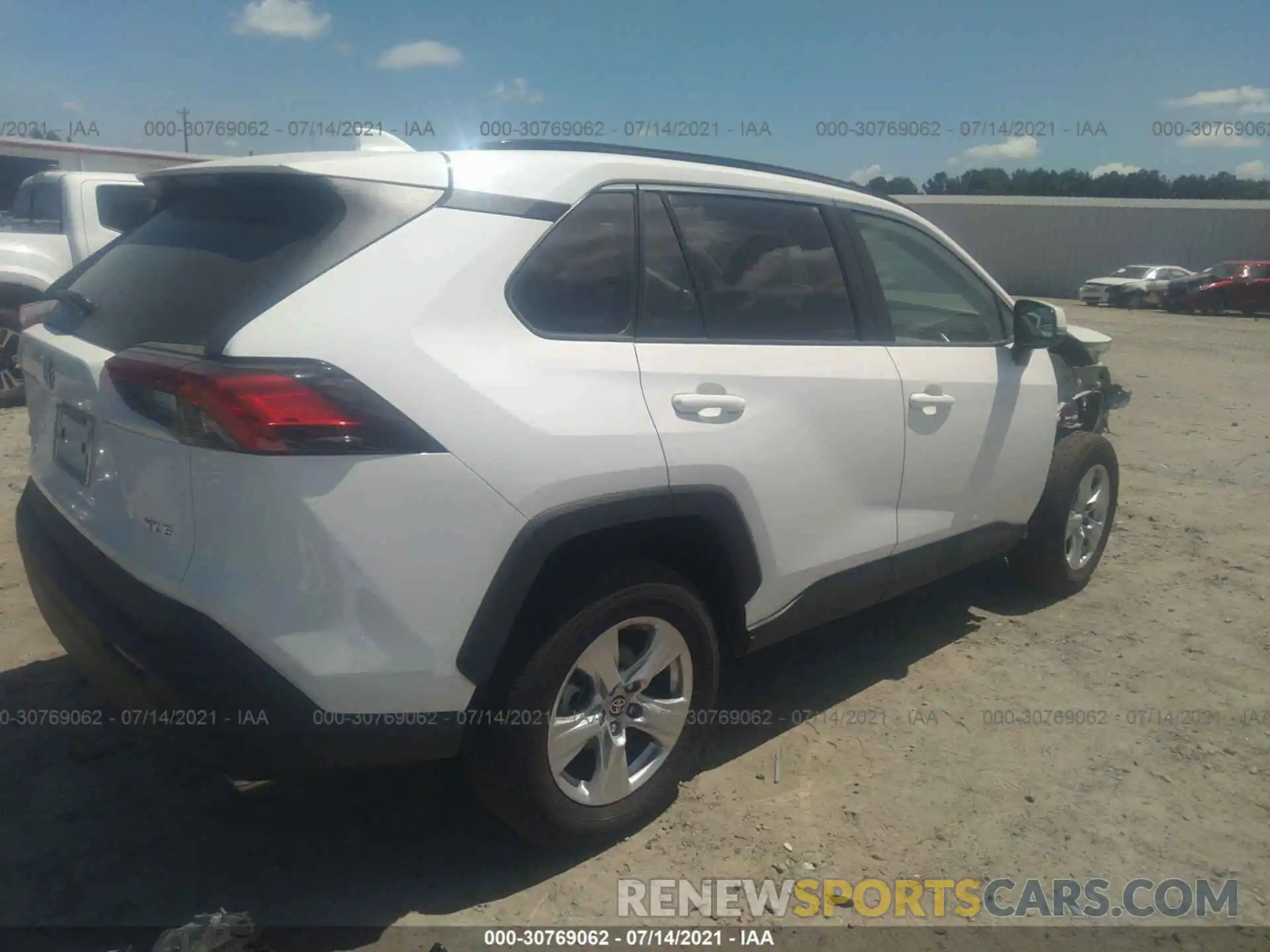 4 Photograph of a damaged car 2T3W1RFV7MC121559 TOYOTA RAV4 2021