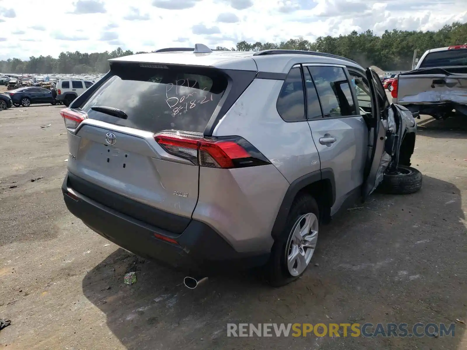 4 Photograph of a damaged car 2T3W1RFV7MC131864 TOYOTA RAV4 2021