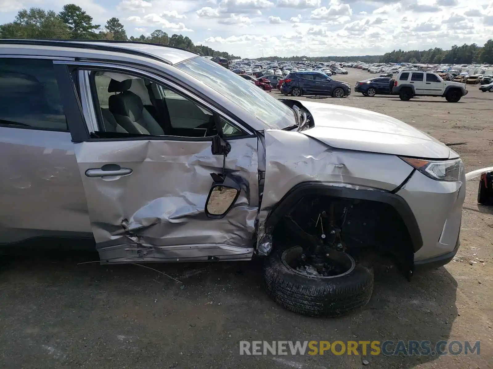 9 Photograph of a damaged car 2T3W1RFV7MC131864 TOYOTA RAV4 2021