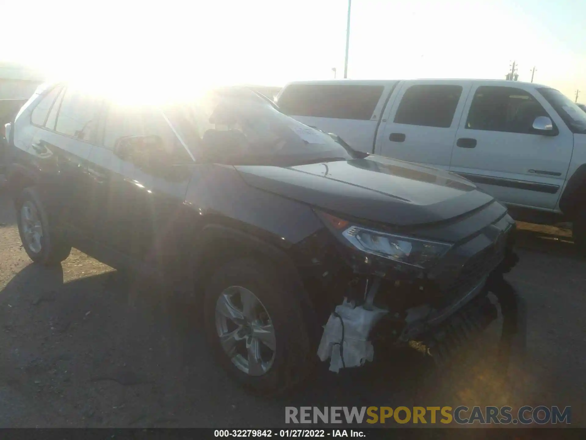 1 Photograph of a damaged car 2T3W1RFV7MC132027 TOYOTA RAV4 2021