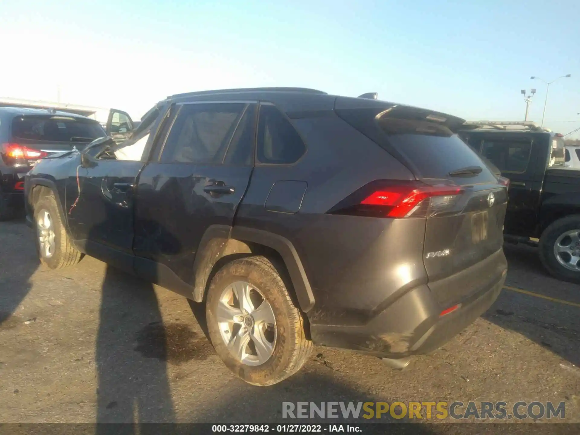 3 Photograph of a damaged car 2T3W1RFV7MC132027 TOYOTA RAV4 2021