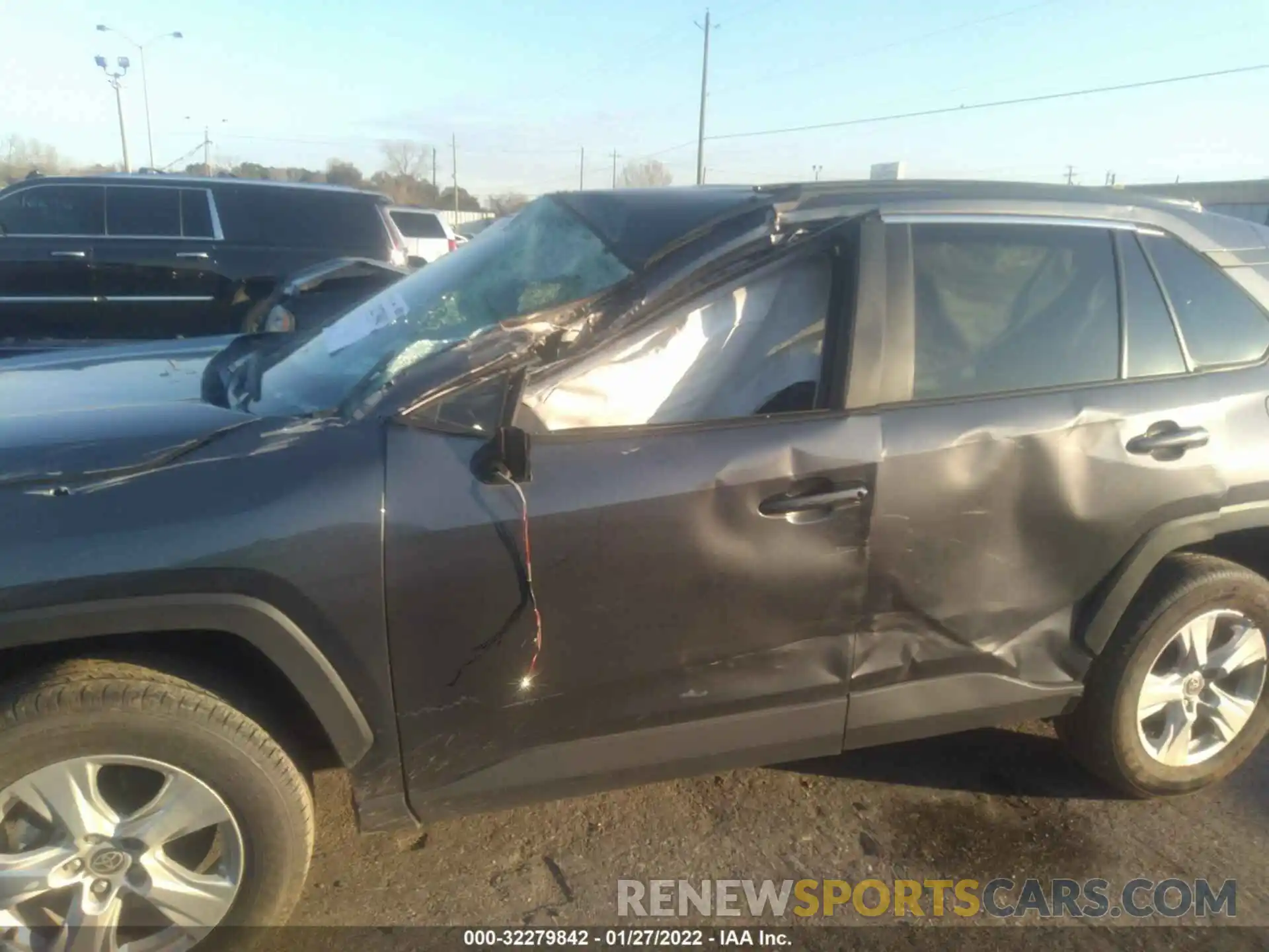 6 Photograph of a damaged car 2T3W1RFV7MC132027 TOYOTA RAV4 2021