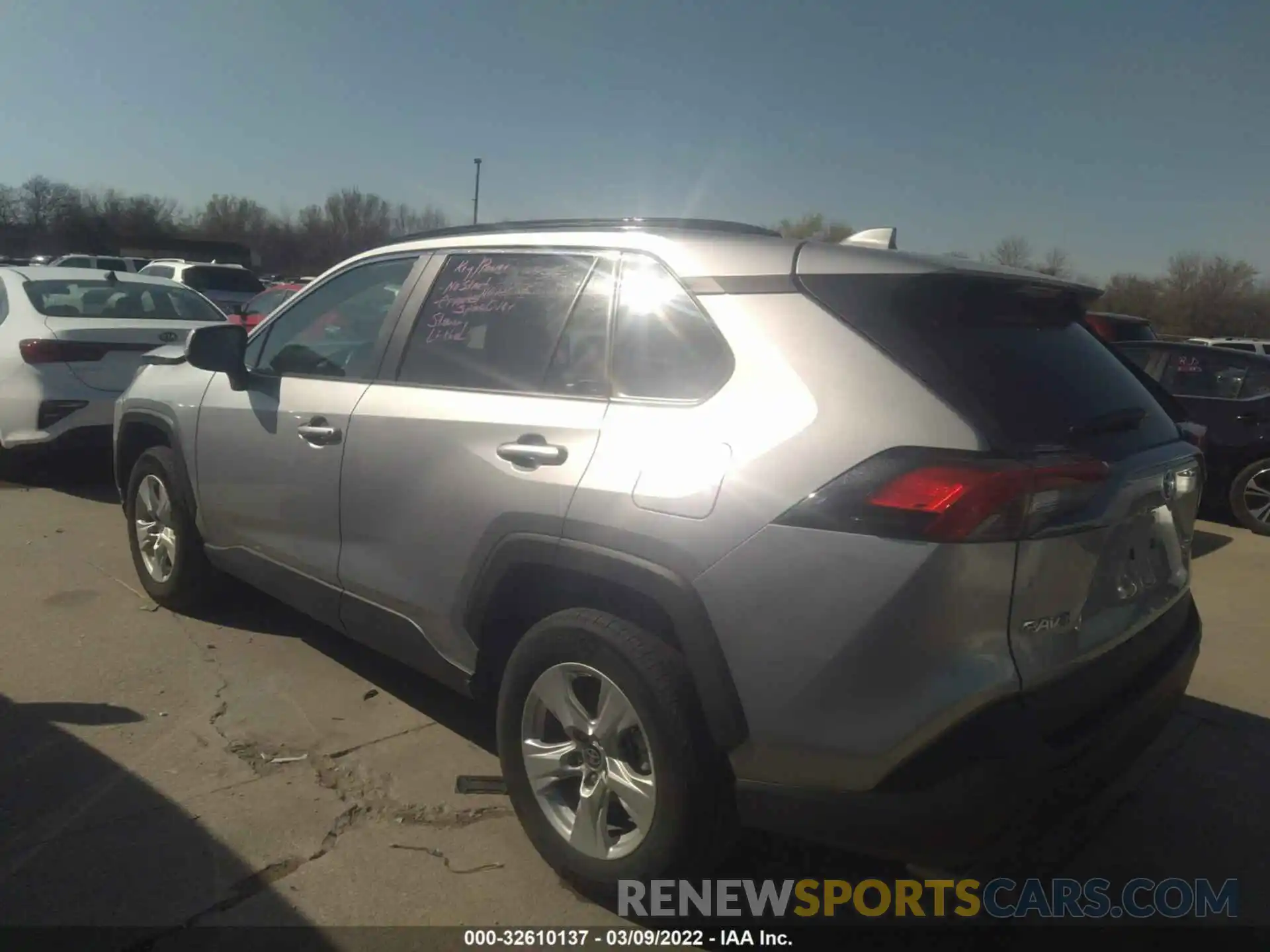 3 Фотография поврежденного автомобиля 2T3W1RFV7MC132495 TOYOTA RAV4 2021