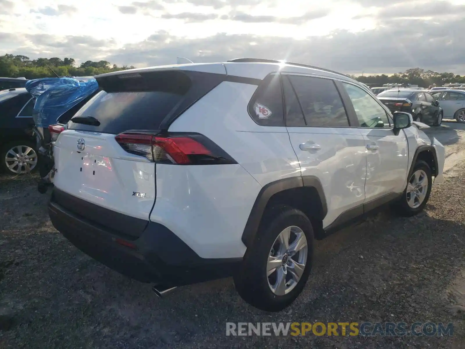 4 Photograph of a damaged car 2T3W1RFV7MC133033 TOYOTA RAV4 2021