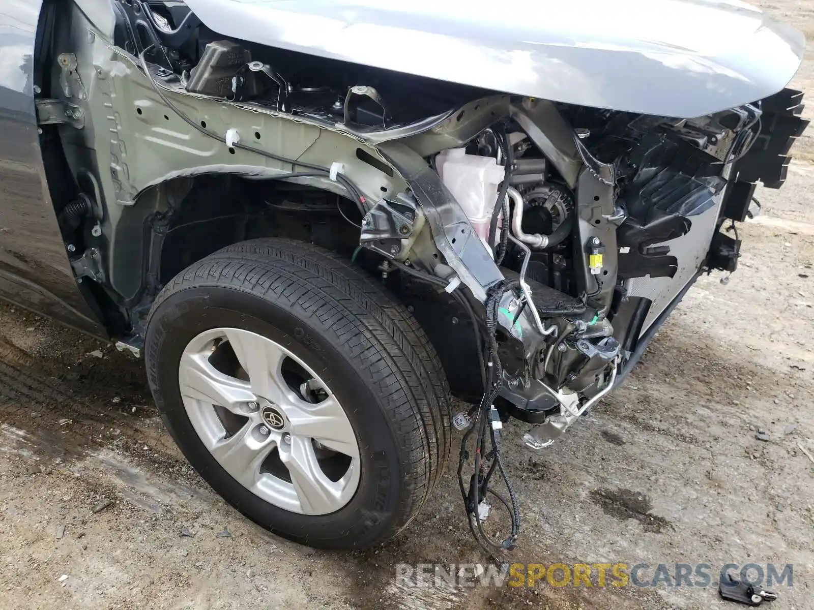 9 Photograph of a damaged car 2T3W1RFV7MC133341 TOYOTA RAV4 2021