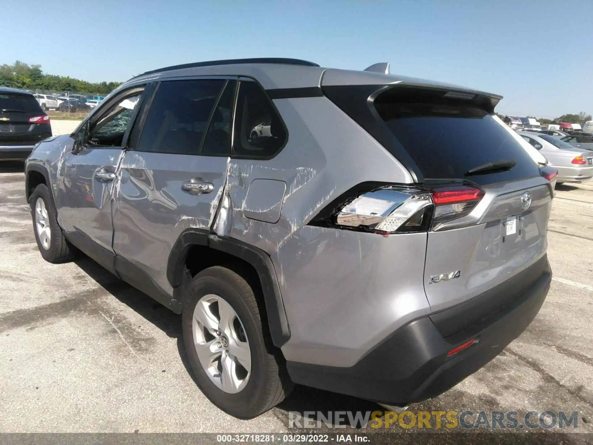 3 Фотография поврежденного автомобиля 2T3W1RFV7MC133839 TOYOTA RAV4 2021