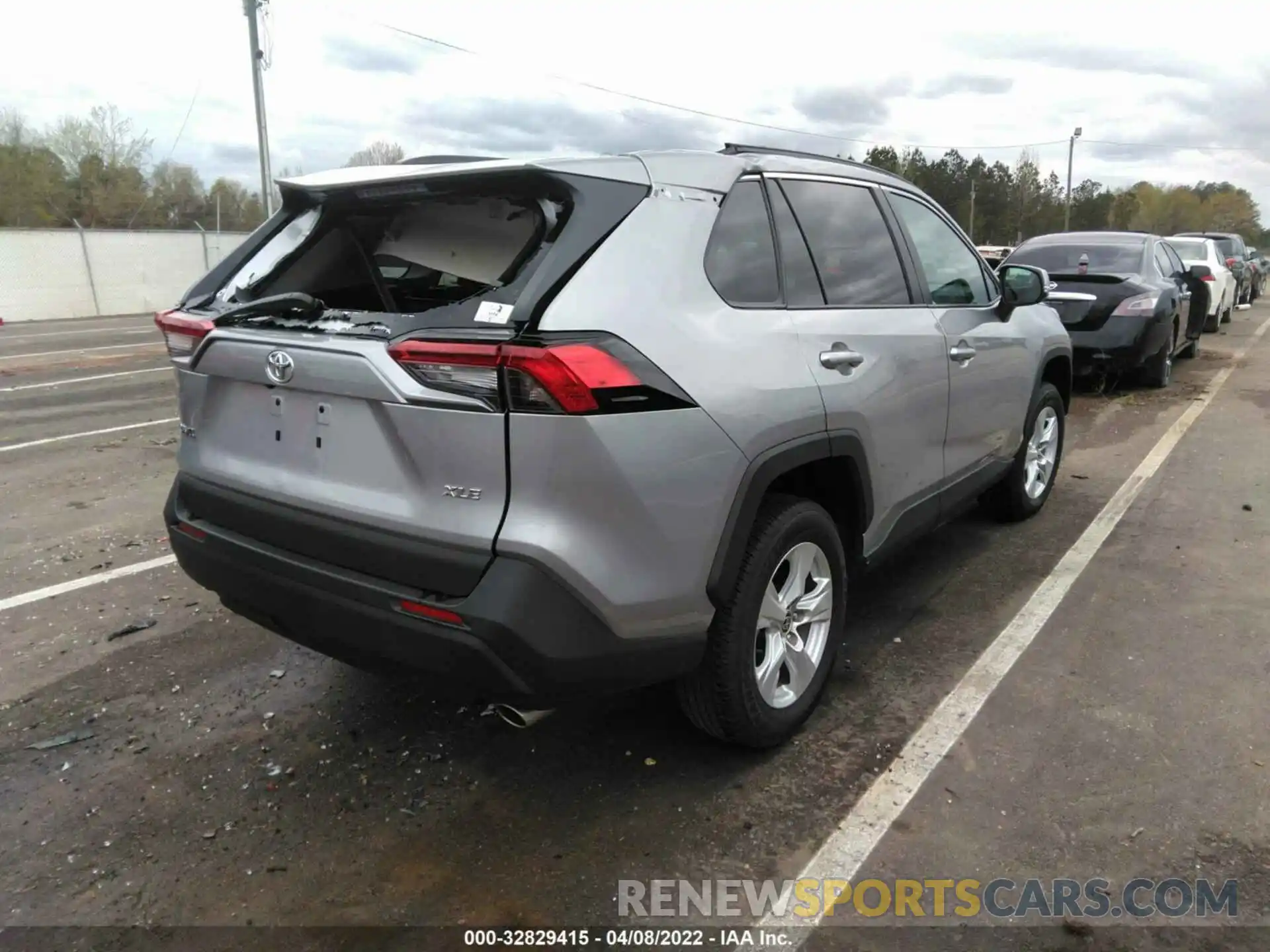 4 Photograph of a damaged car 2T3W1RFV7MC148504 TOYOTA RAV4 2021