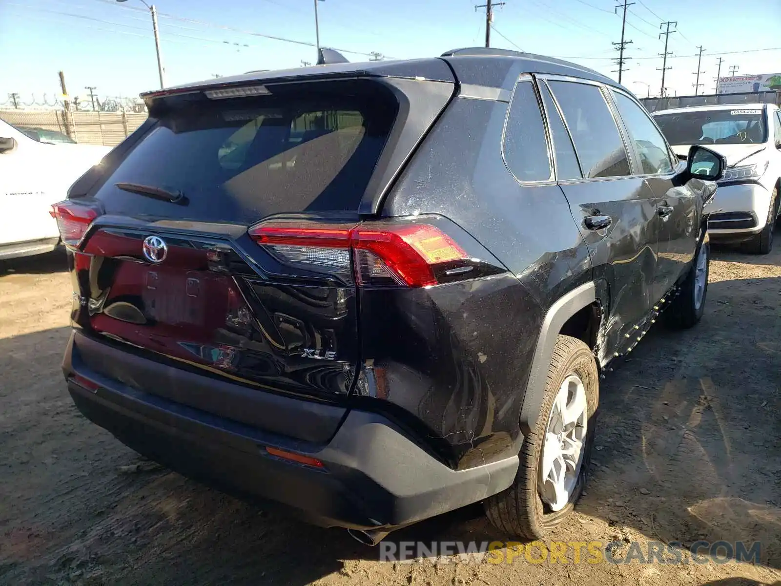 4 Photograph of a damaged car 2T3W1RFV7MW104288 TOYOTA RAV4 2021