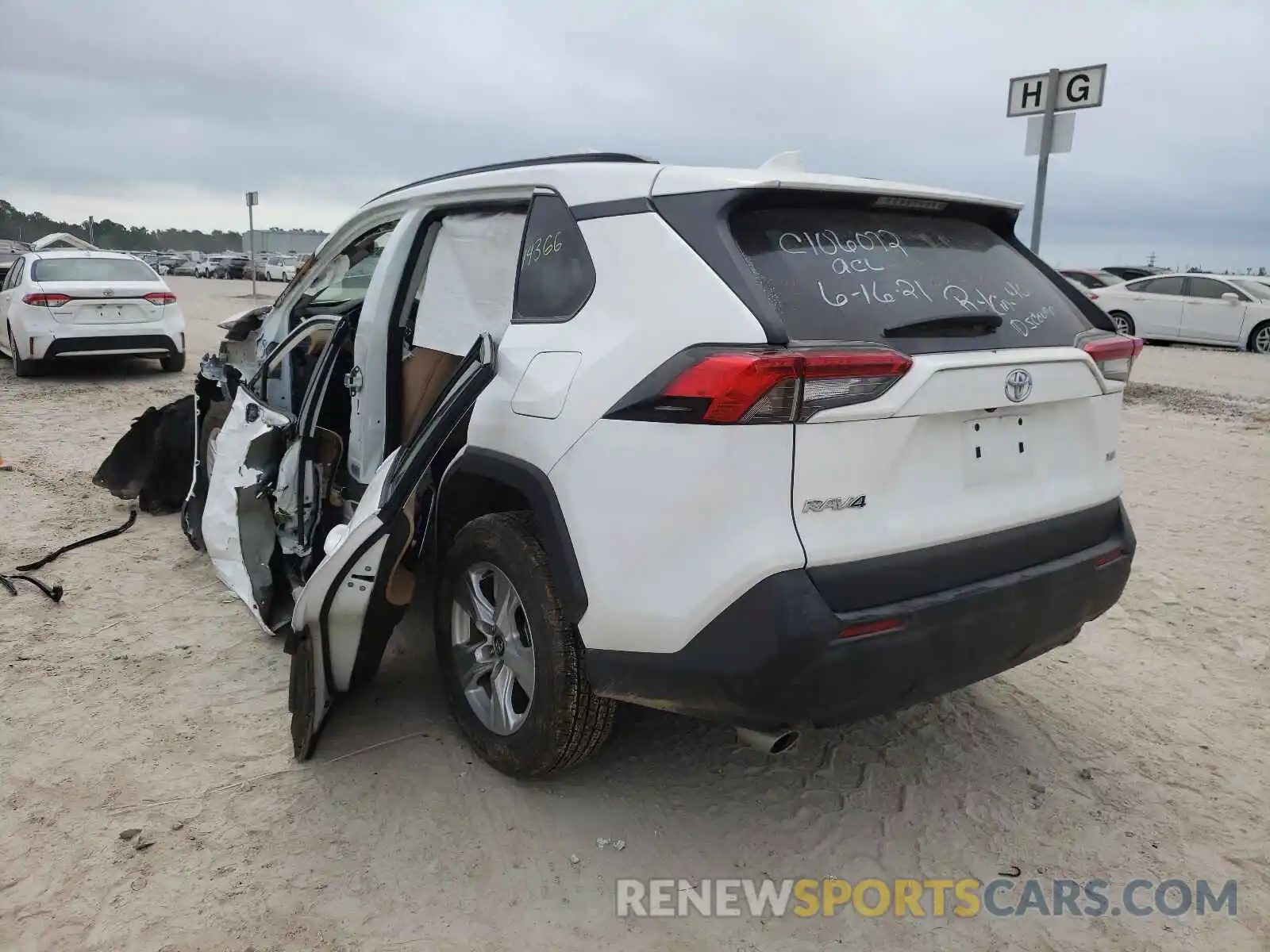 3 Photograph of a damaged car 2T3W1RFV7MW105411 TOYOTA RAV4 2021