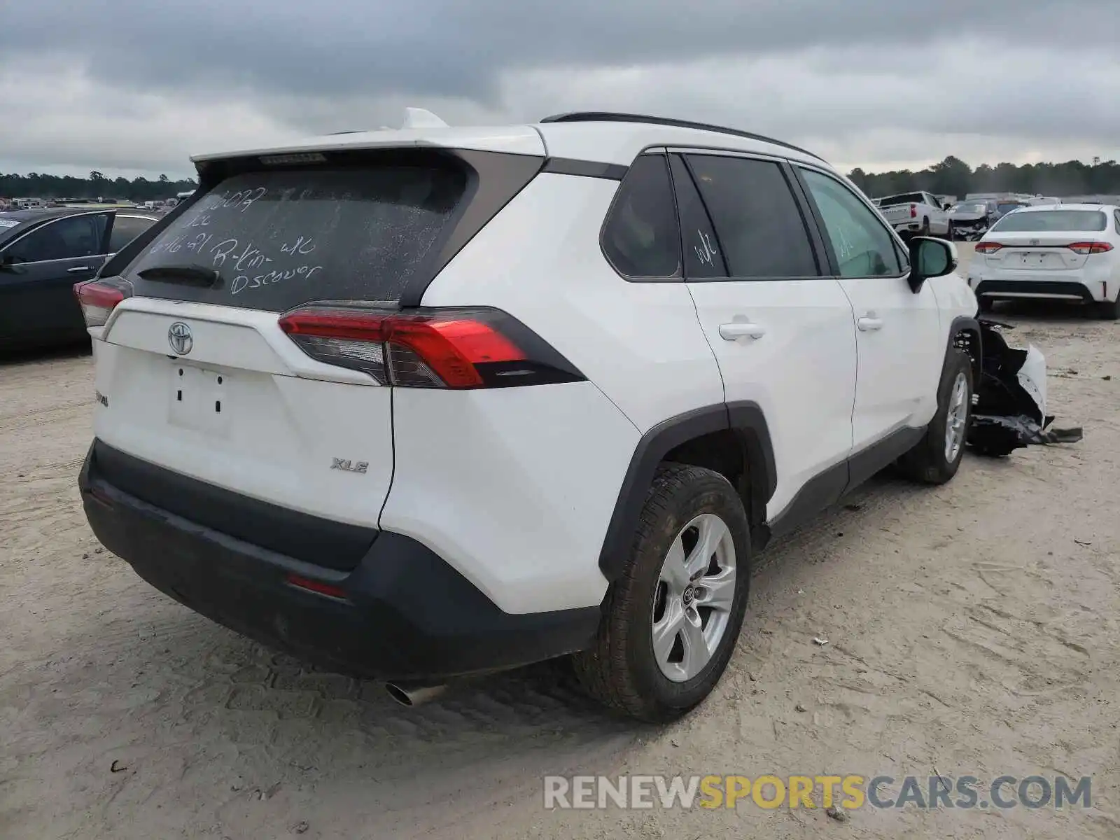 4 Photograph of a damaged car 2T3W1RFV7MW105411 TOYOTA RAV4 2021