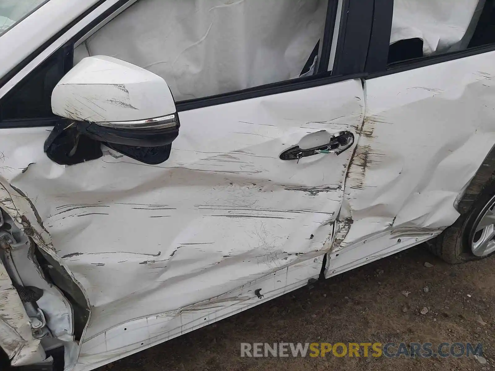 10 Photograph of a damaged car 2T3W1RFV7MW108096 TOYOTA RAV4 2021