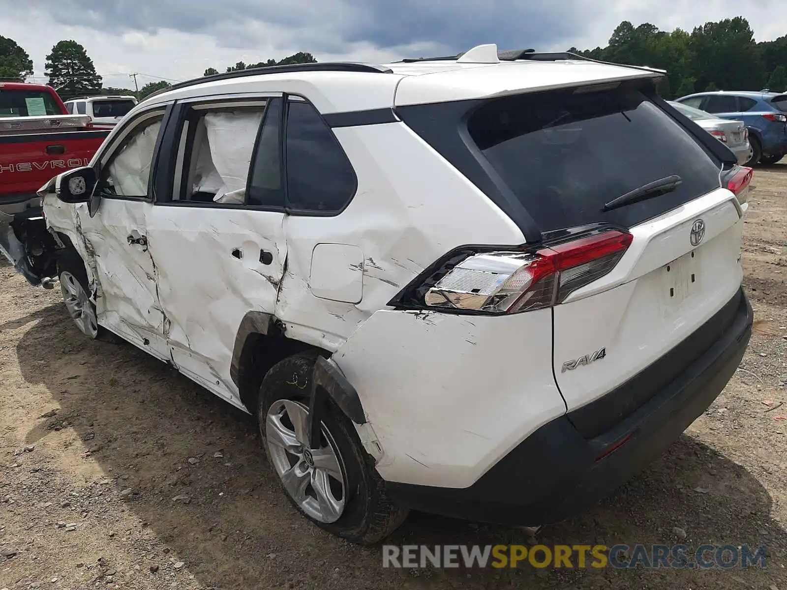 3 Photograph of a damaged car 2T3W1RFV7MW108096 TOYOTA RAV4 2021