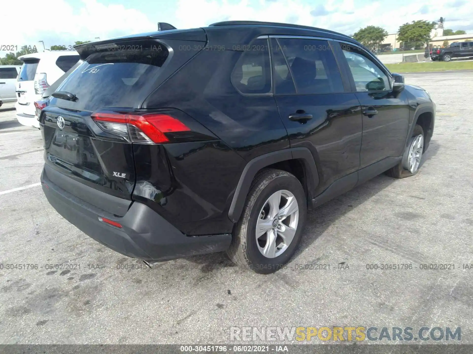 4 Photograph of a damaged car 2T3W1RFV7MW116618 TOYOTA RAV4 2021