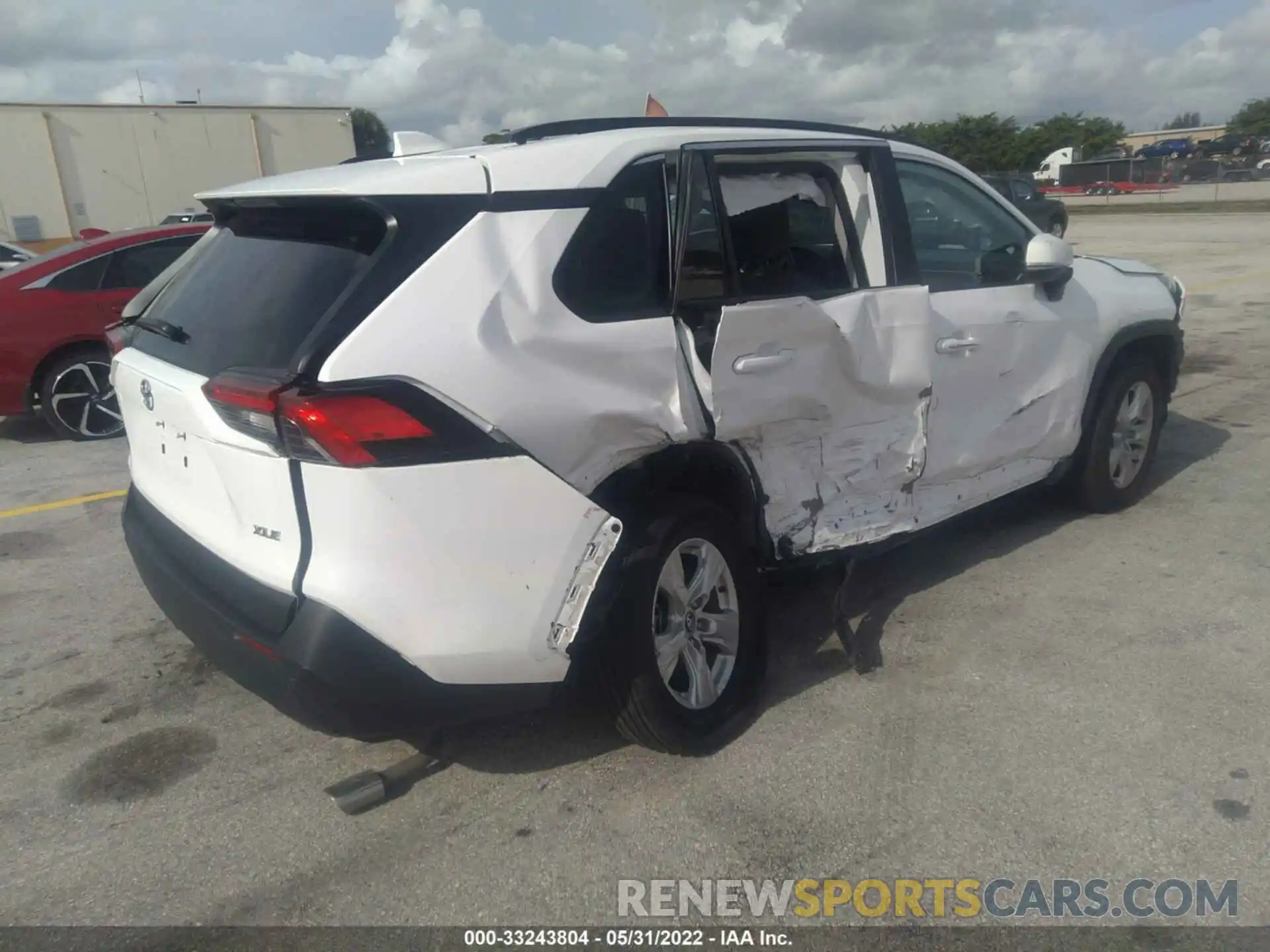 4 Photograph of a damaged car 2T3W1RFV7MW117445 TOYOTA RAV4 2021