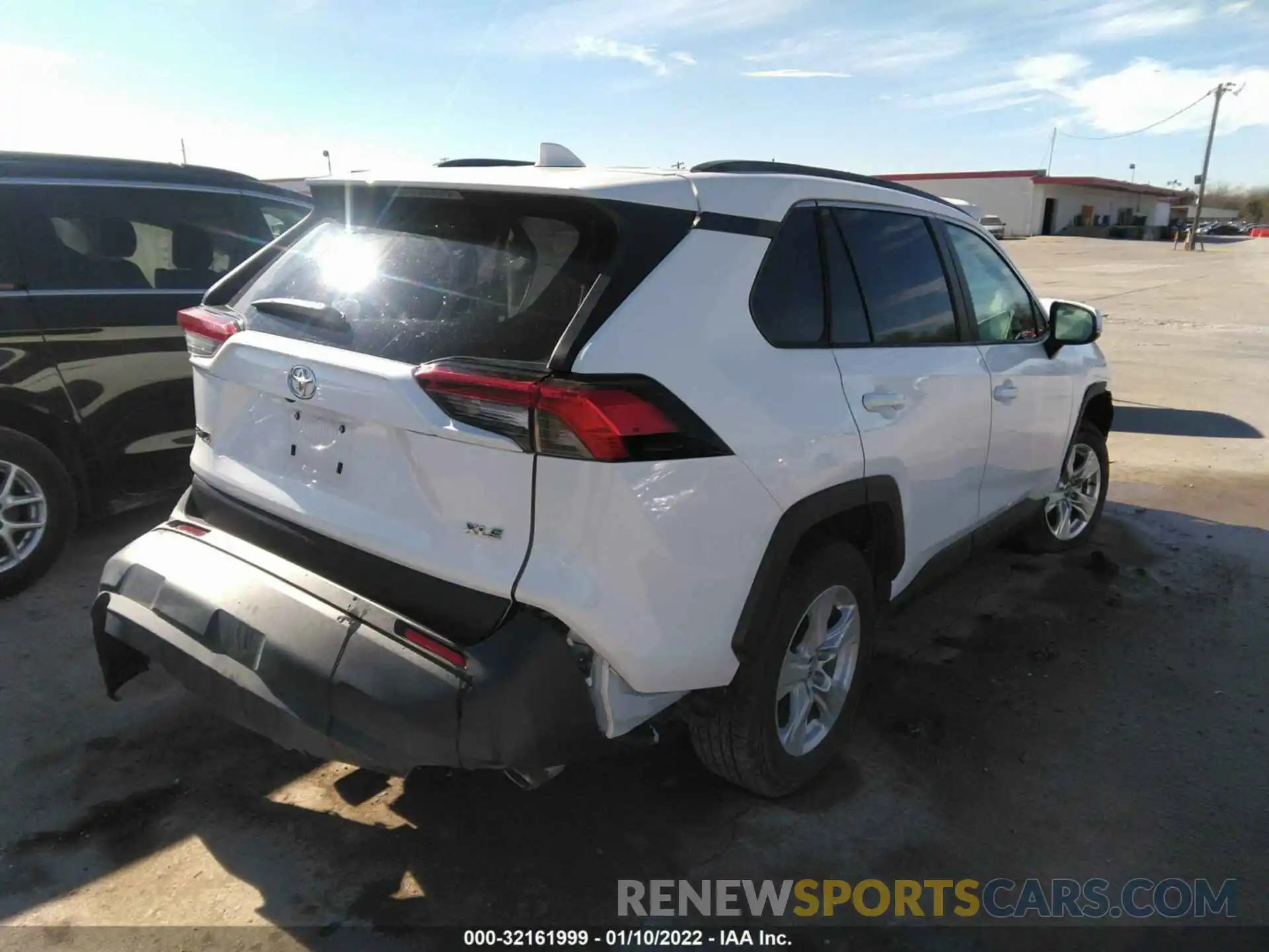 4 Photograph of a damaged car 2T3W1RFV7MW118756 TOYOTA RAV4 2021