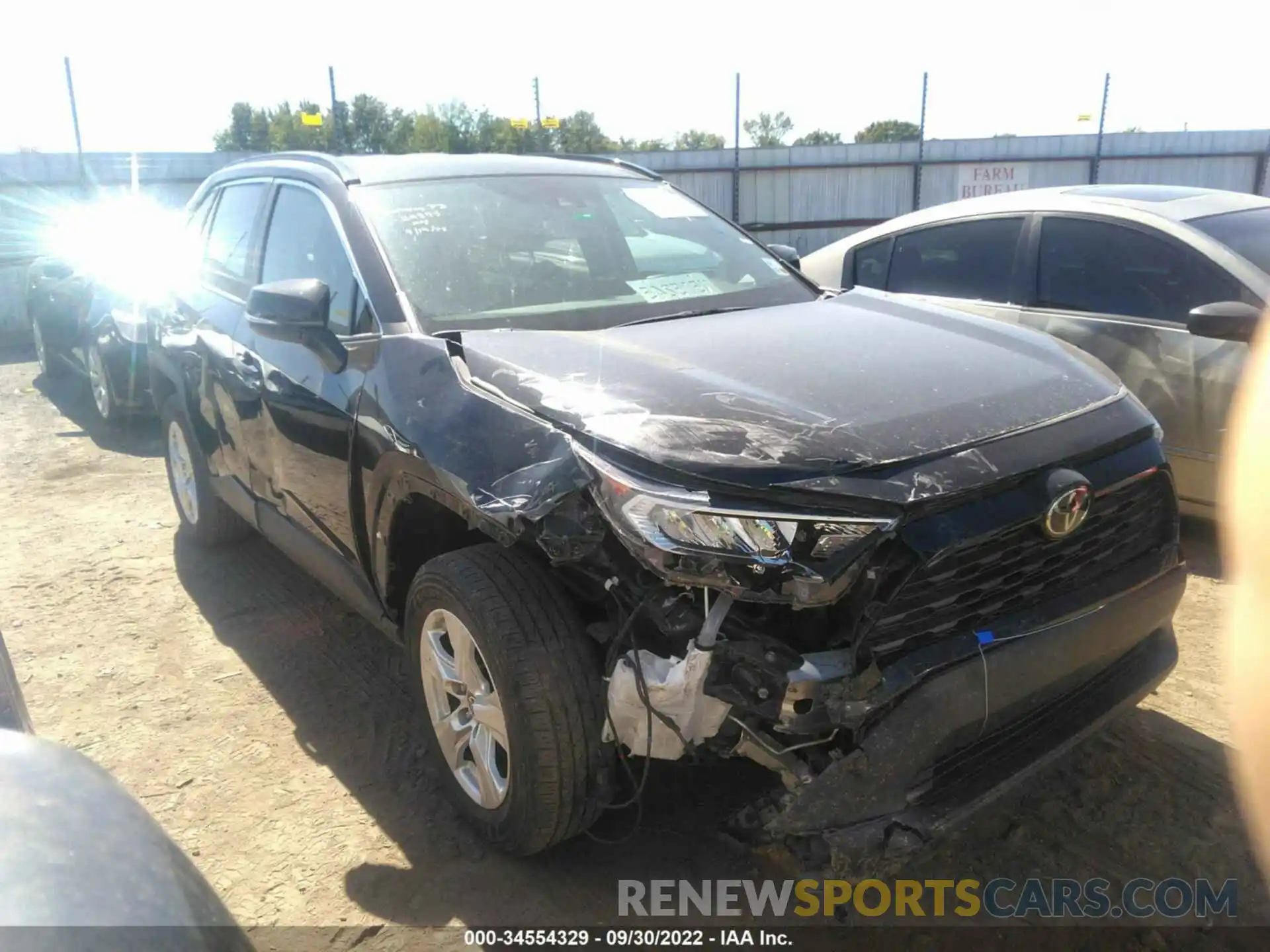 1 Photograph of a damaged car 2T3W1RFV7MW137467 TOYOTA RAV4 2021