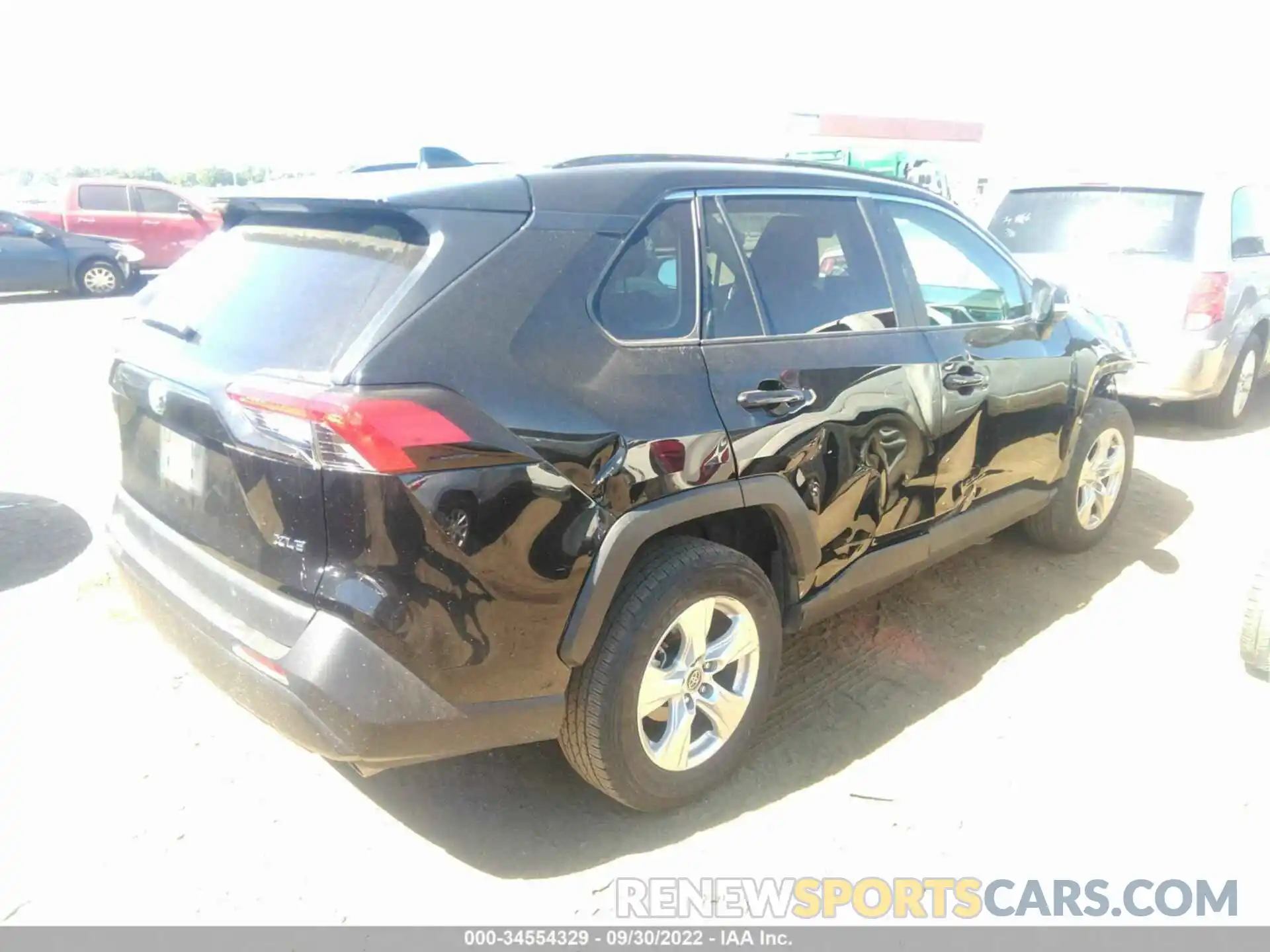 4 Photograph of a damaged car 2T3W1RFV7MW137467 TOYOTA RAV4 2021