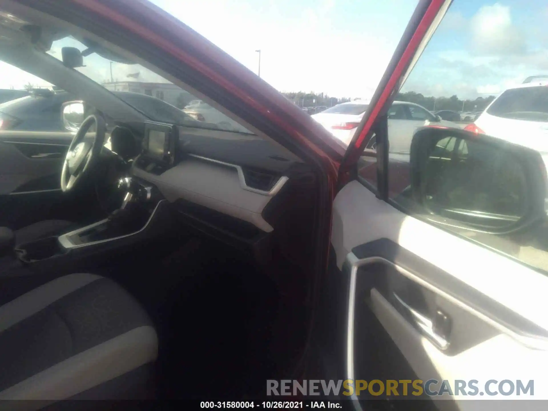 5 Photograph of a damaged car 2T3W1RFV7MW146749 TOYOTA RAV4 2021