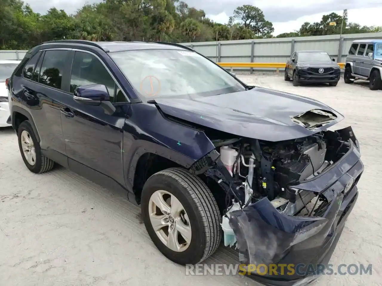 1 Photograph of a damaged car 2T3W1RFV7MW147724 TOYOTA RAV4 2021