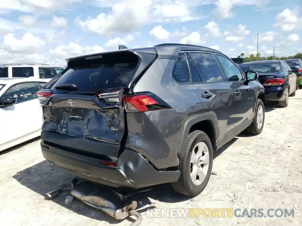 4 Photograph of a damaged car 2T3W1RFV7MW148971 TOYOTA RAV4 2021