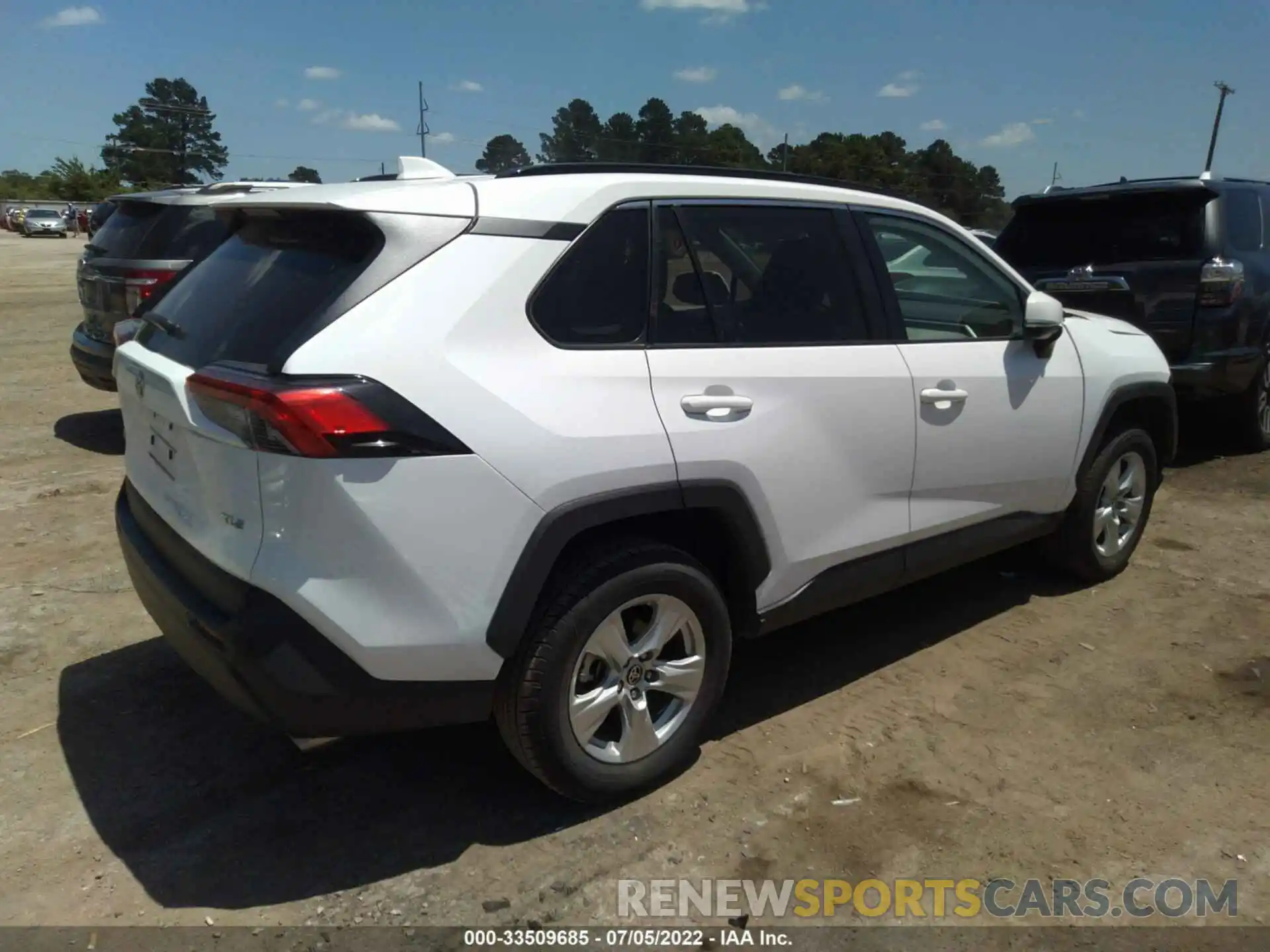 4 Photograph of a damaged car 2T3W1RFV7MW150901 TOYOTA RAV4 2021