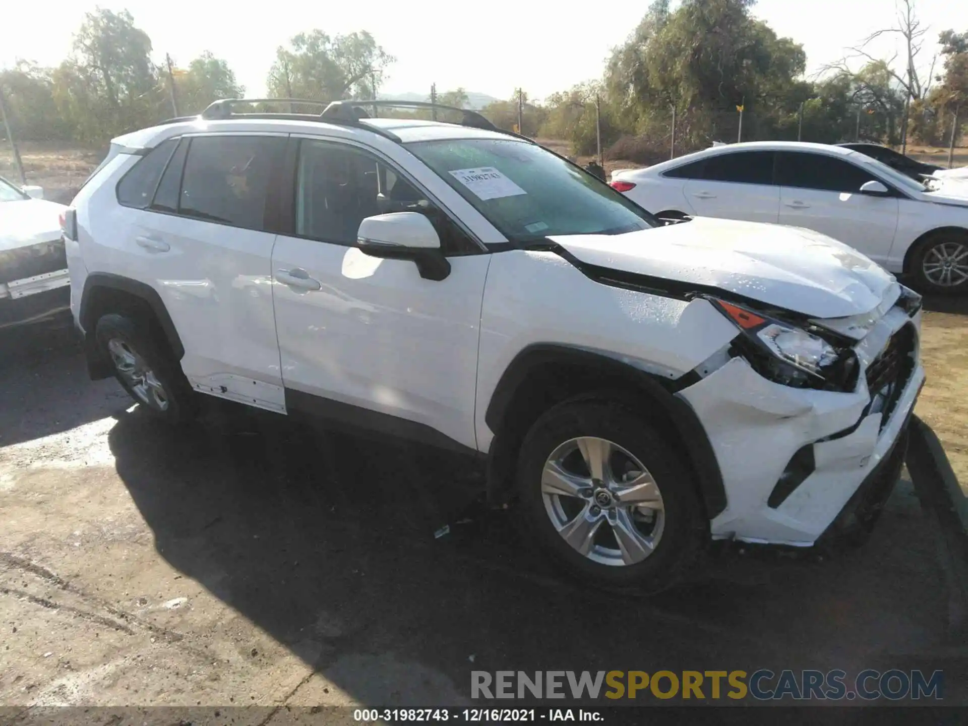 1 Photograph of a damaged car 2T3W1RFV7MW163096 TOYOTA RAV4 2021