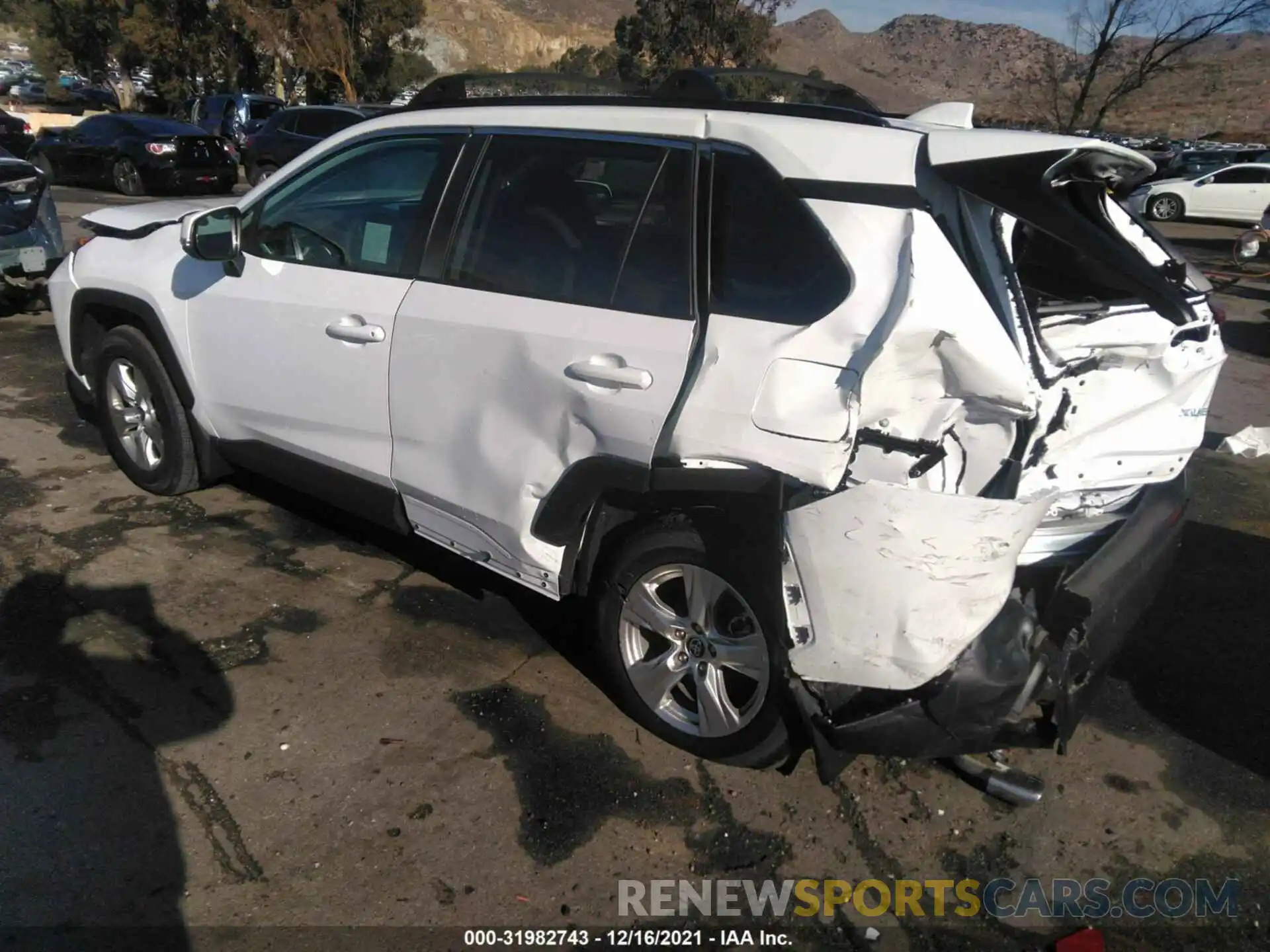 3 Photograph of a damaged car 2T3W1RFV7MW163096 TOYOTA RAV4 2021