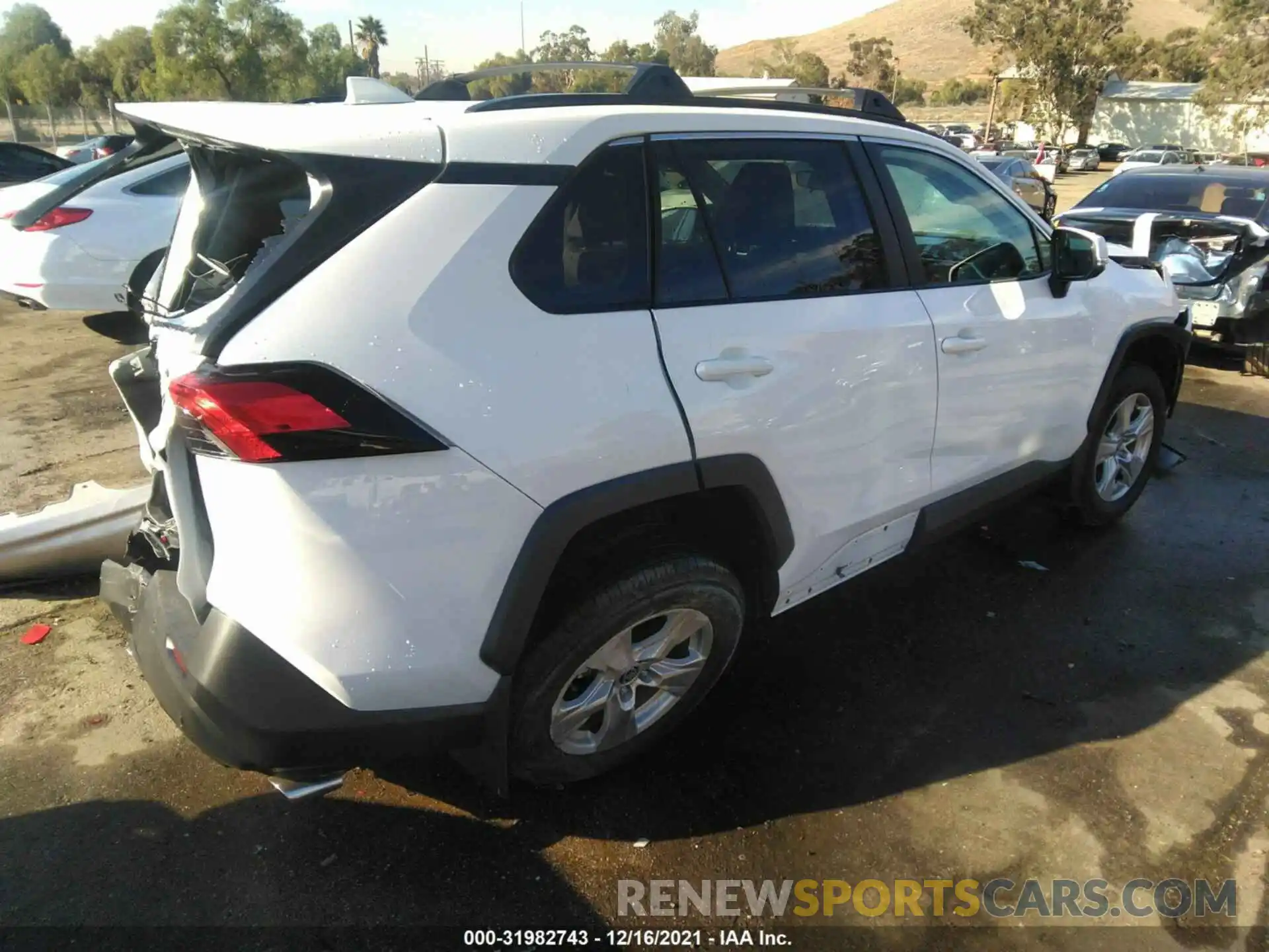 4 Photograph of a damaged car 2T3W1RFV7MW163096 TOYOTA RAV4 2021