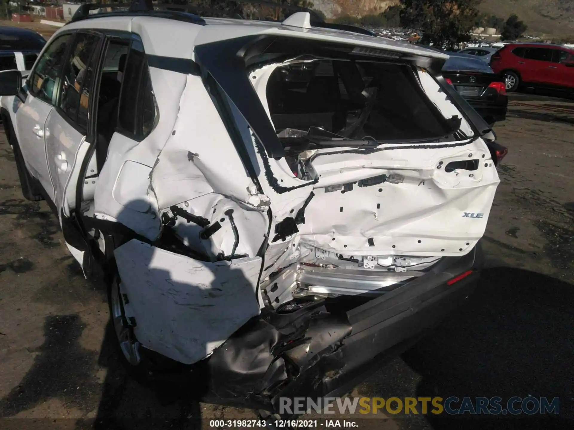 6 Photograph of a damaged car 2T3W1RFV7MW163096 TOYOTA RAV4 2021