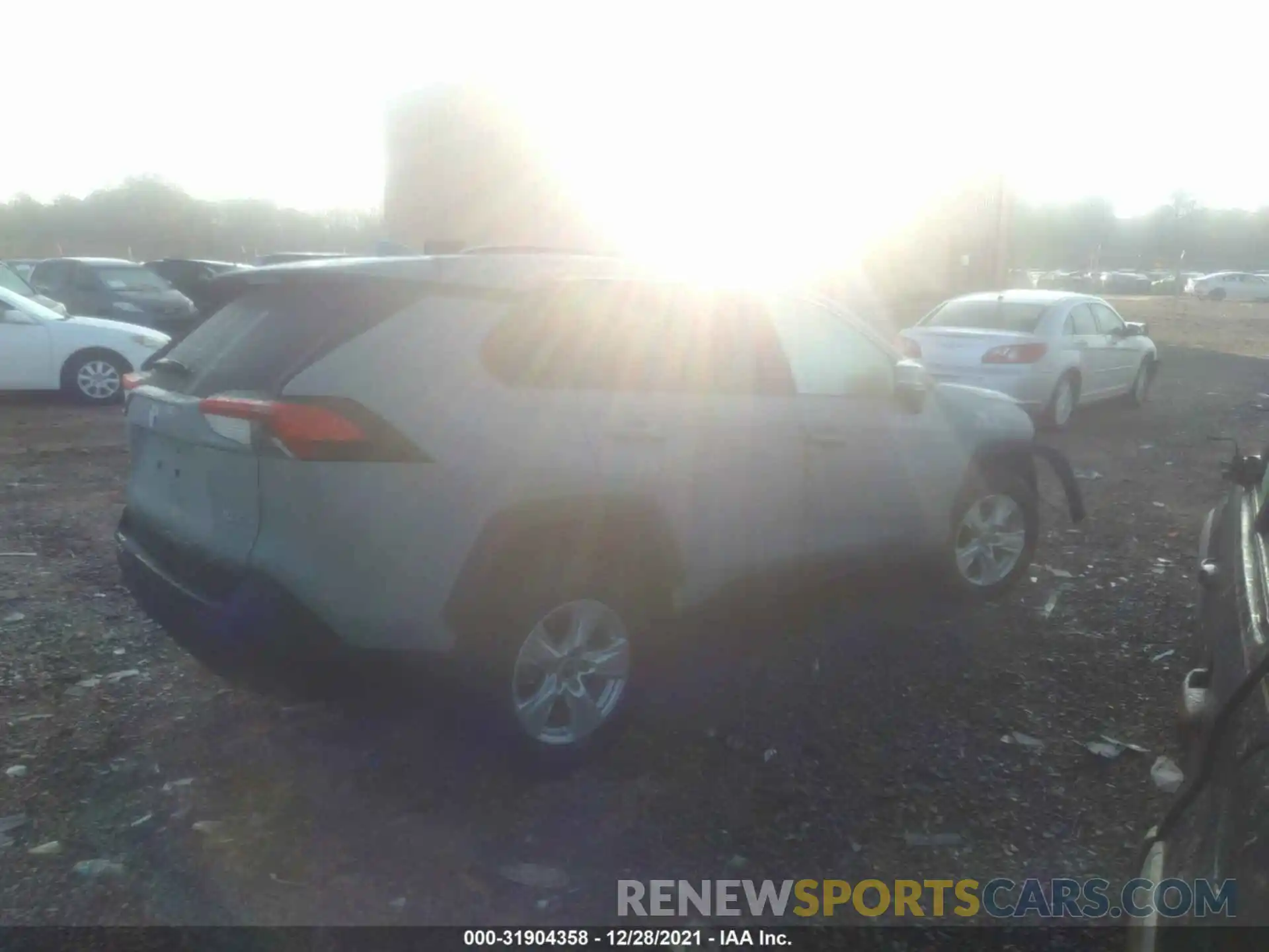 4 Photograph of a damaged car 2T3W1RFV7MW165320 TOYOTA RAV4 2021