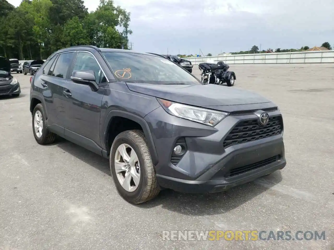 1 Photograph of a damaged car 2T3W1RFV7MW165575 TOYOTA RAV4 2021