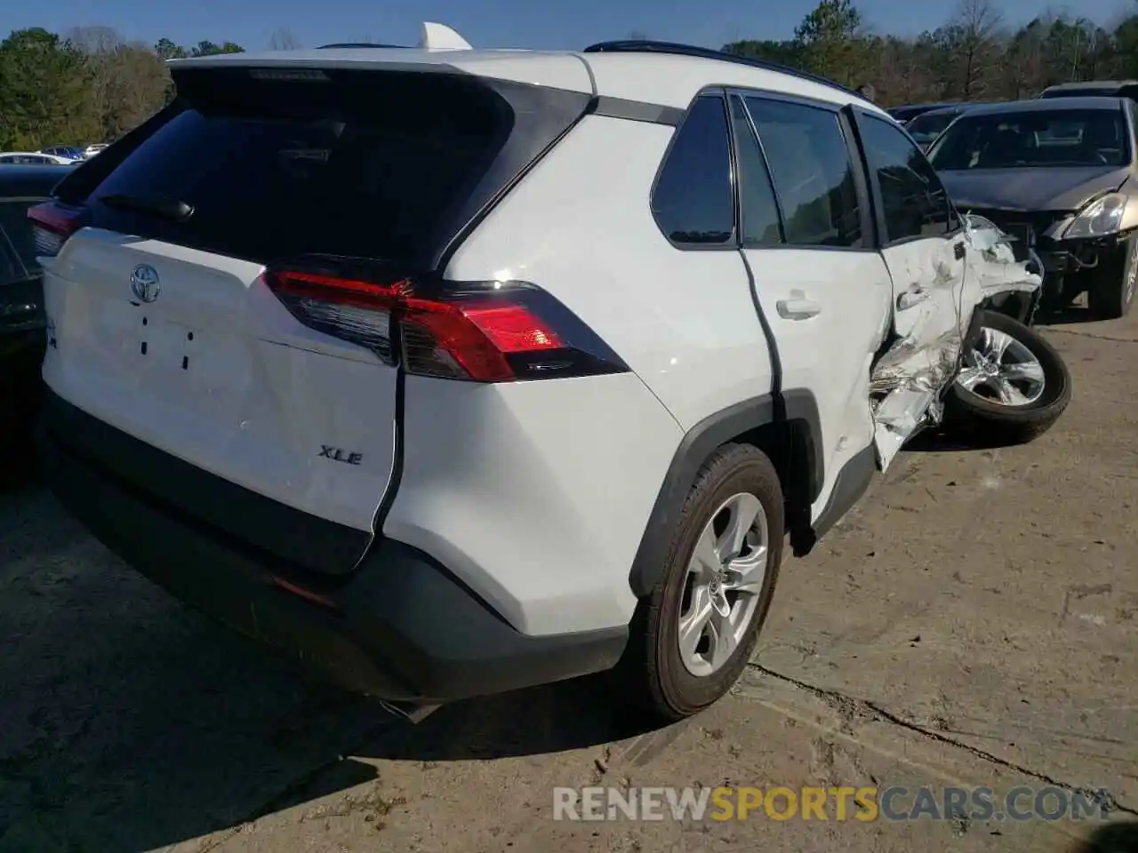 4 Photograph of a damaged car 2T3W1RFV7MW166340 TOYOTA RAV4 2021