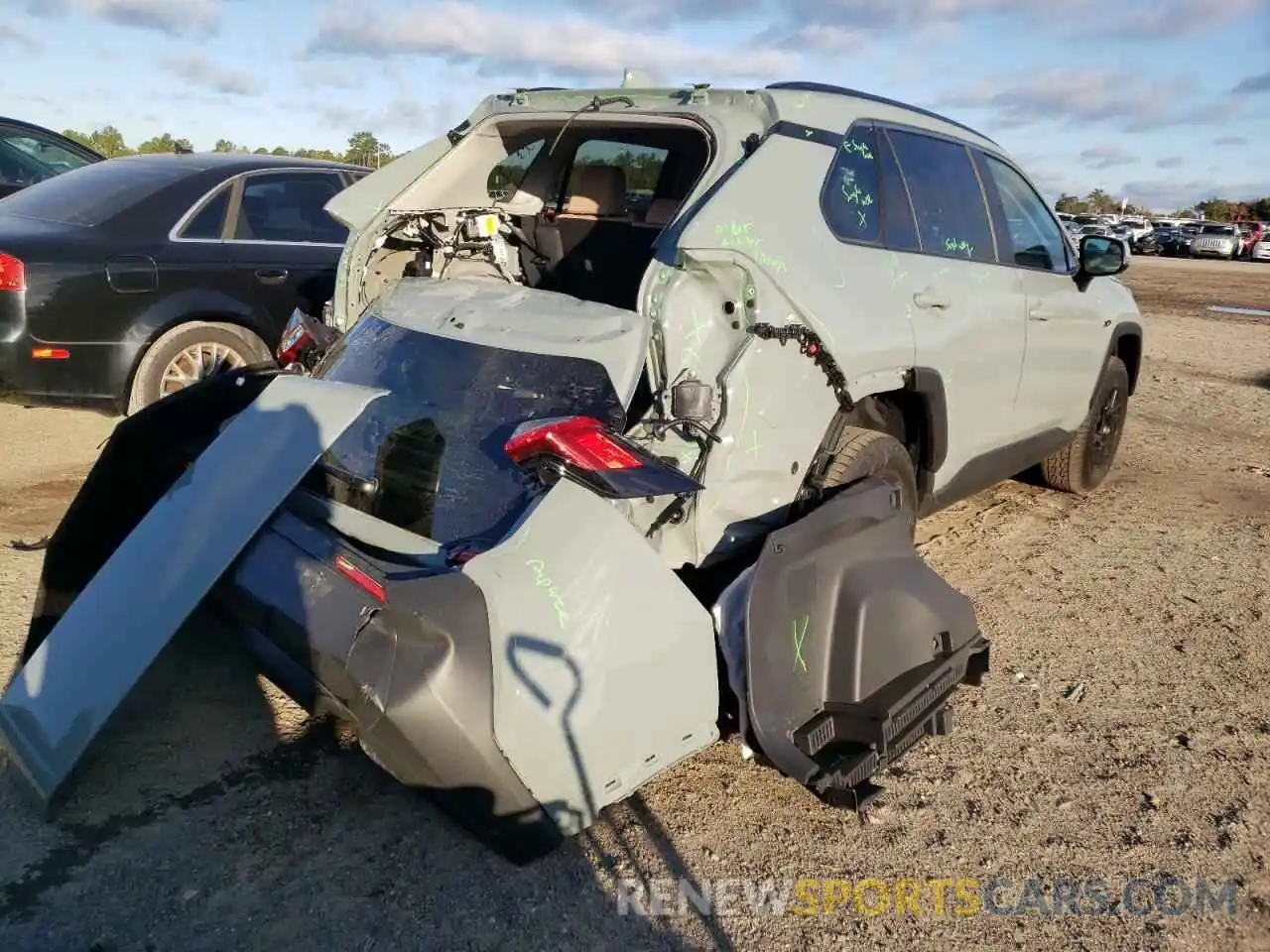 4 Photograph of a damaged car 2T3W1RFV7MW177273 TOYOTA RAV4 2021