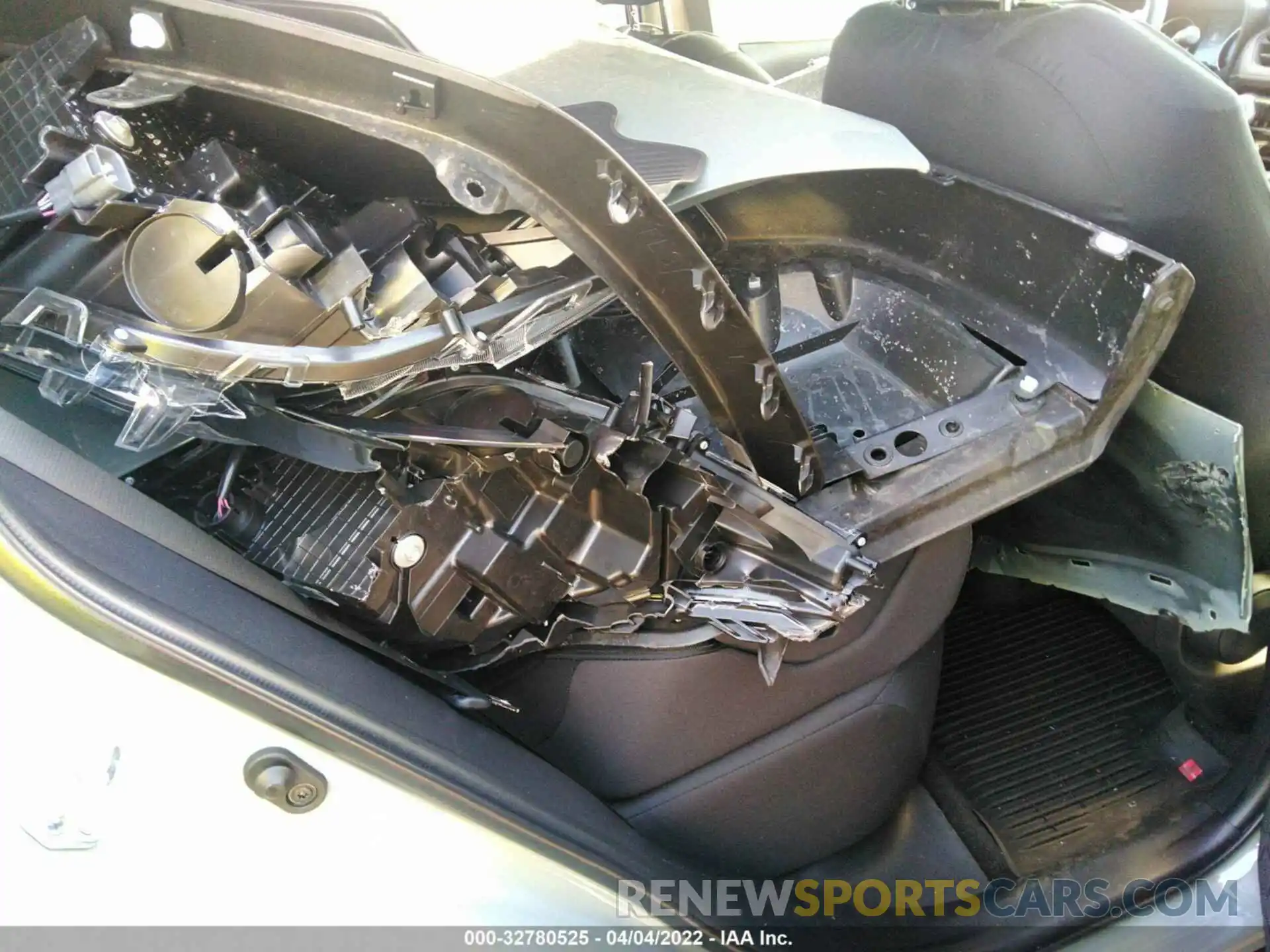 8 Photograph of a damaged car 2T3W1RFV7MW182084 TOYOTA RAV4 2021