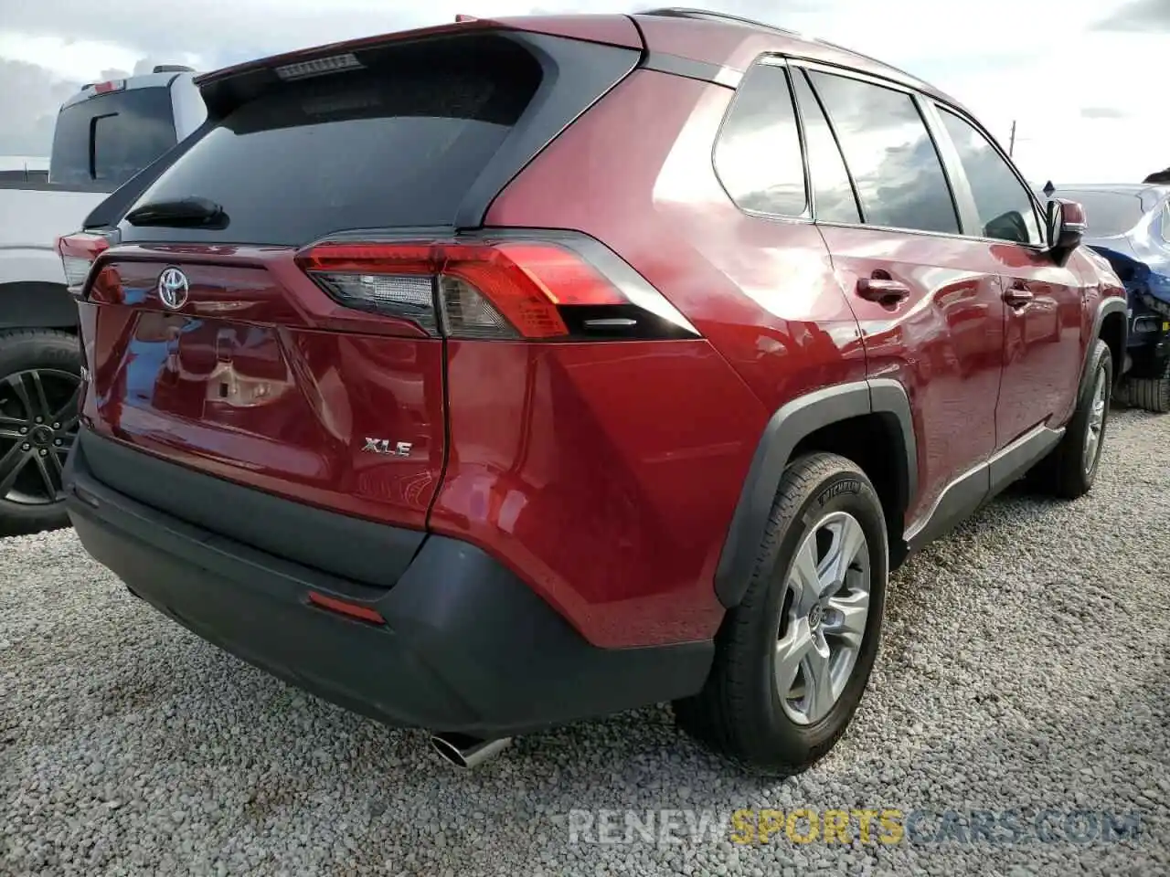 4 Photograph of a damaged car 2T3W1RFV7MW183476 TOYOTA RAV4 2021