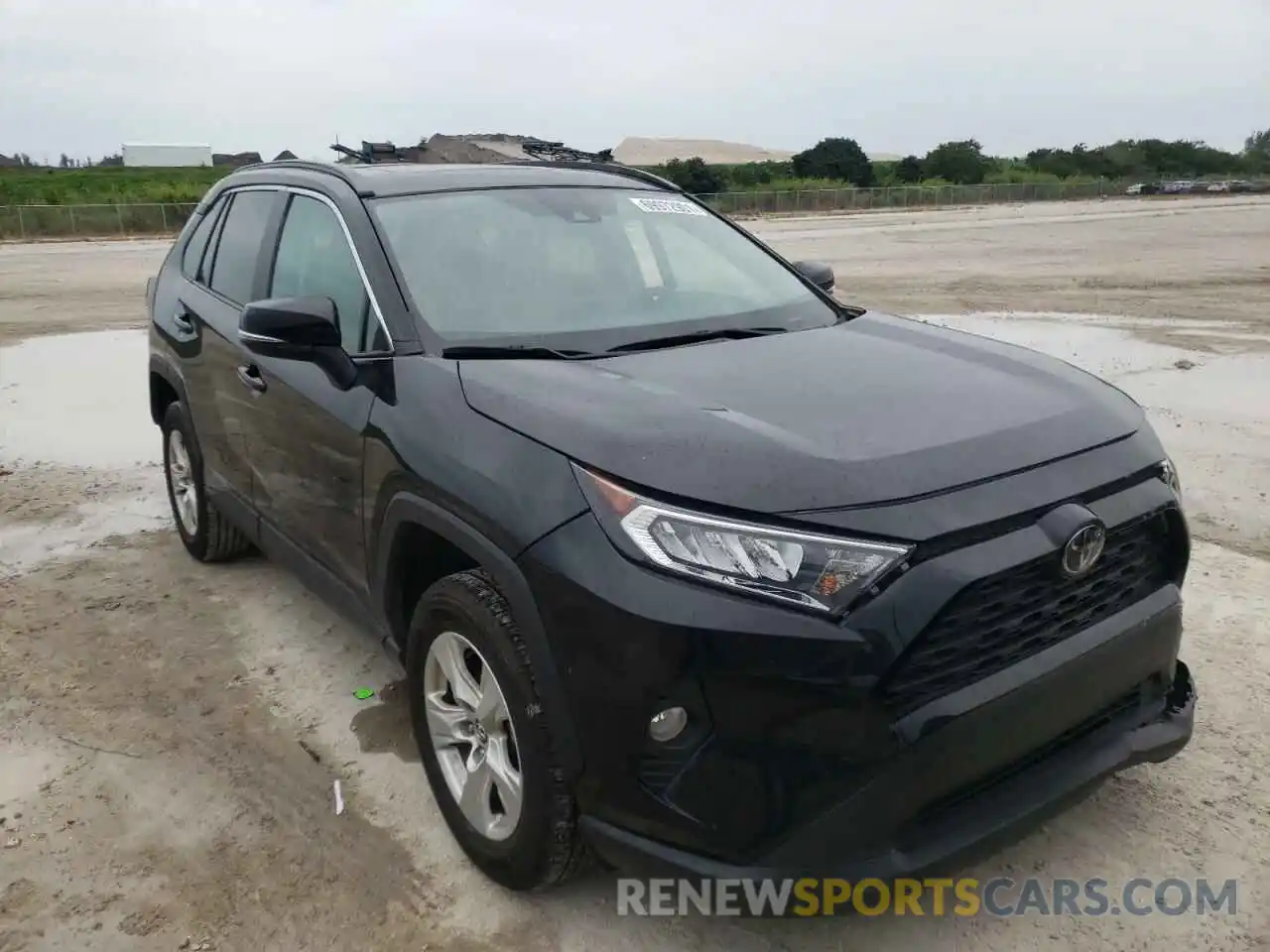 1 Photograph of a damaged car 2T3W1RFV8MC095098 TOYOTA RAV4 2021