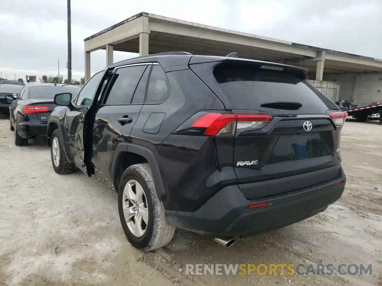 3 Photograph of a damaged car 2T3W1RFV8MC095098 TOYOTA RAV4 2021