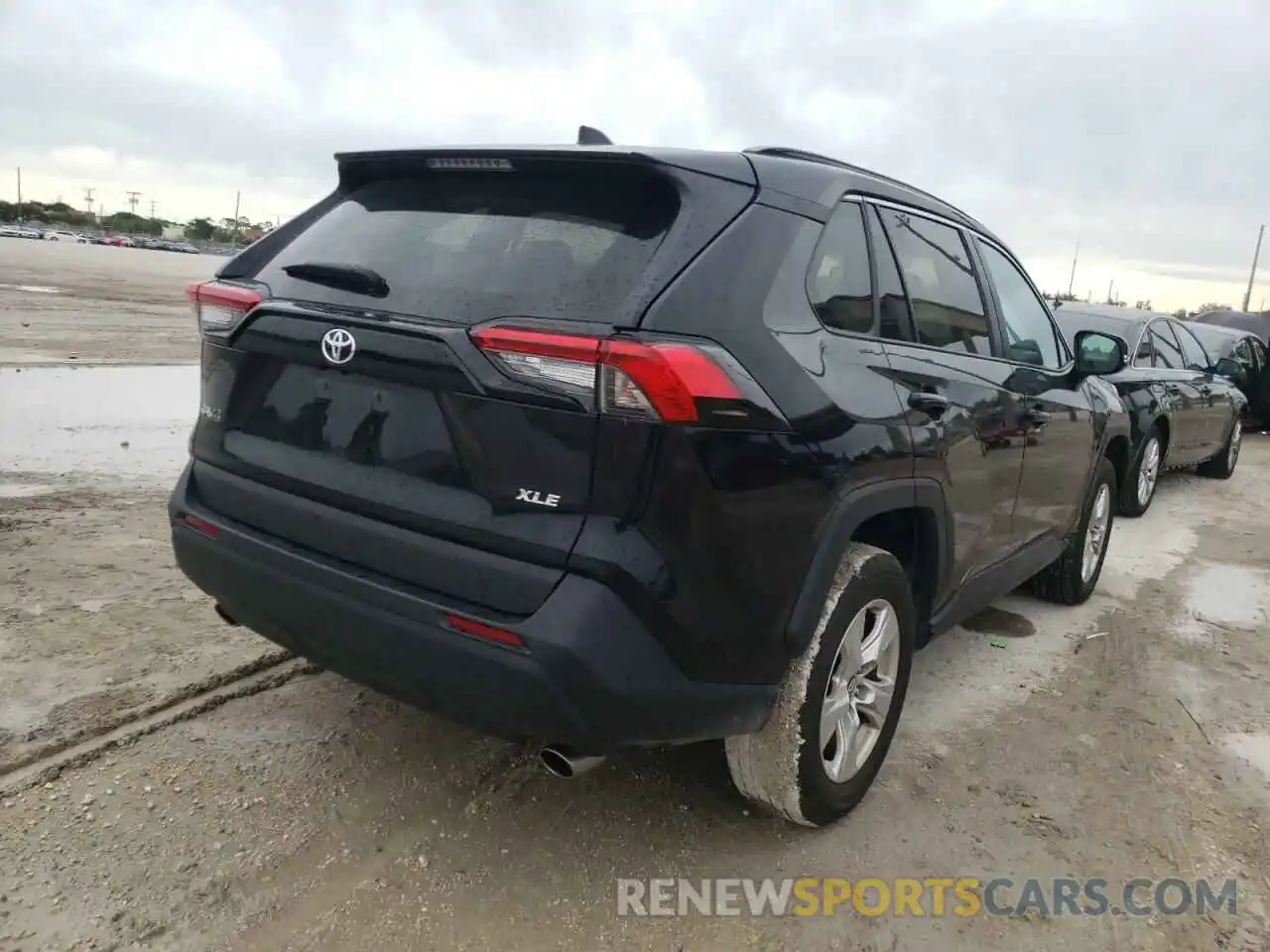 4 Photograph of a damaged car 2T3W1RFV8MC095098 TOYOTA RAV4 2021