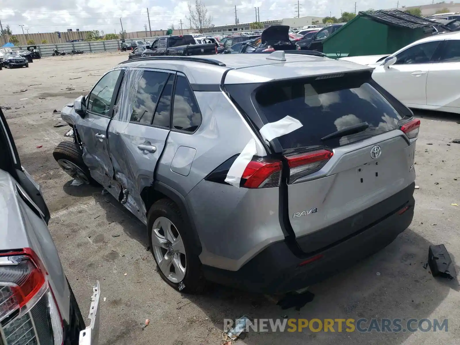 3 Photograph of a damaged car 2T3W1RFV8MC102325 TOYOTA RAV4 2021