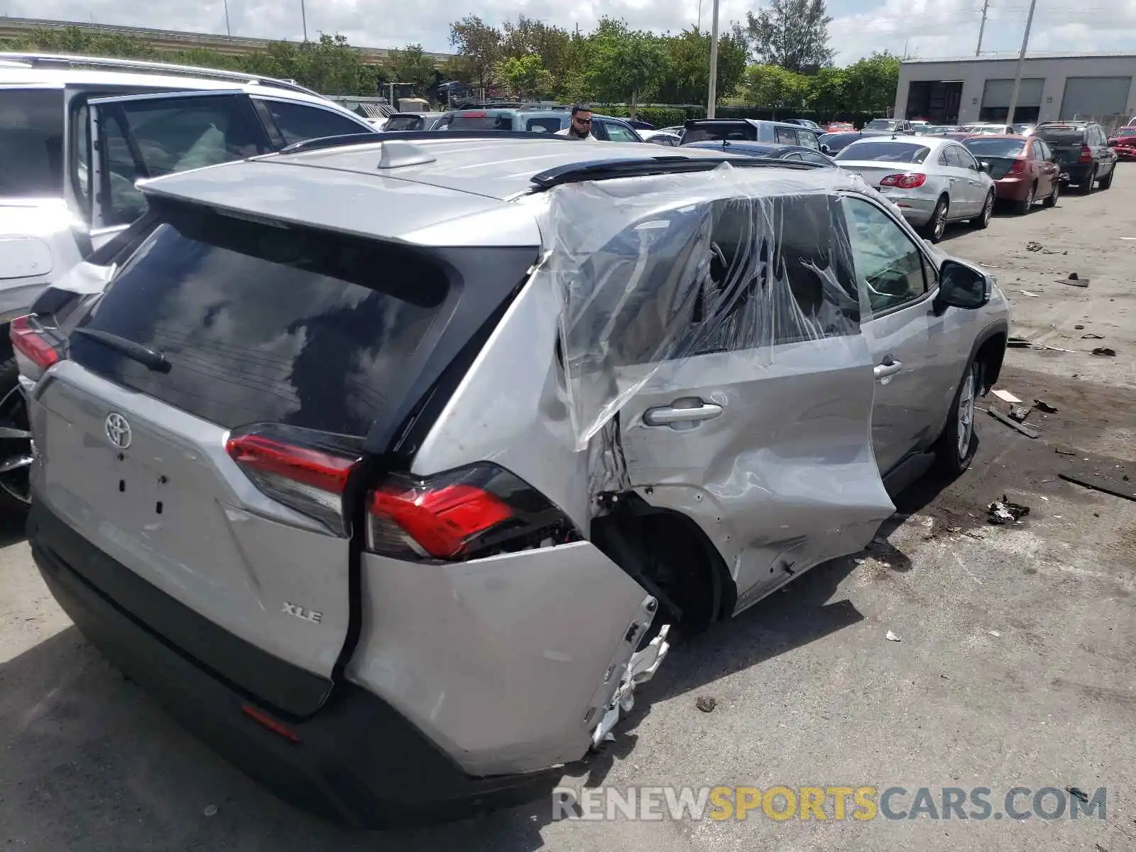 4 Photograph of a damaged car 2T3W1RFV8MC102325 TOYOTA RAV4 2021