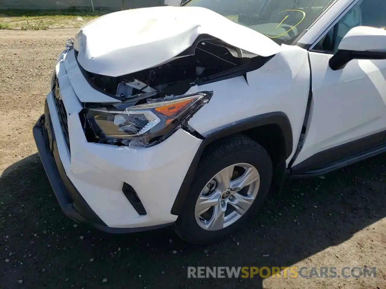 9 Photograph of a damaged car 2T3W1RFV8MC125054 TOYOTA RAV4 2021