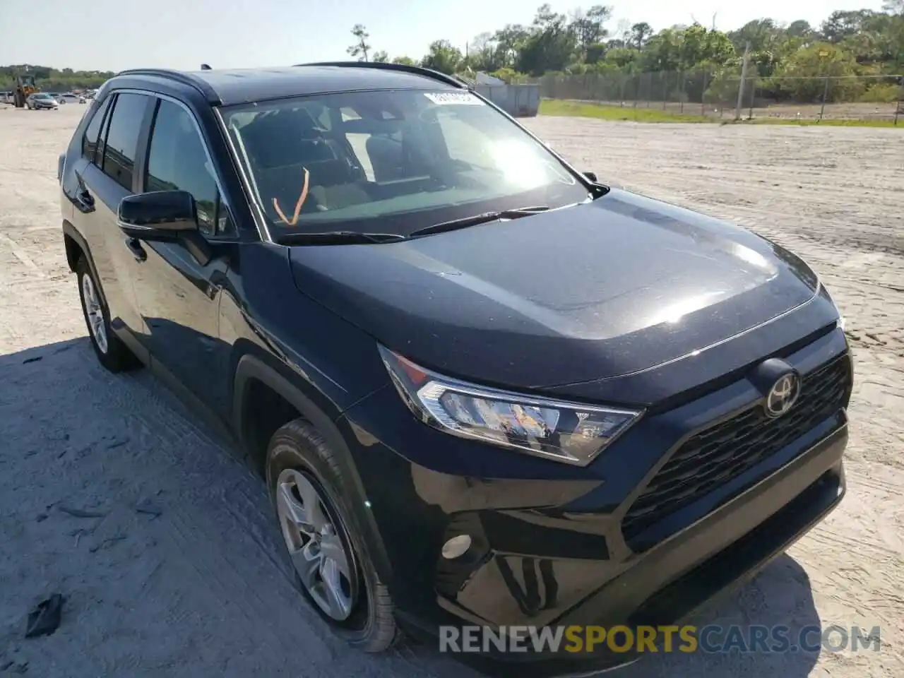 1 Photograph of a damaged car 2T3W1RFV8MC125653 TOYOTA RAV4 2021