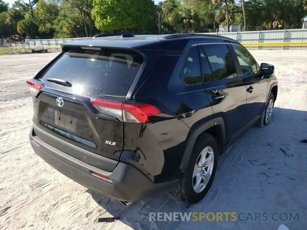 4 Photograph of a damaged car 2T3W1RFV8MC125653 TOYOTA RAV4 2021