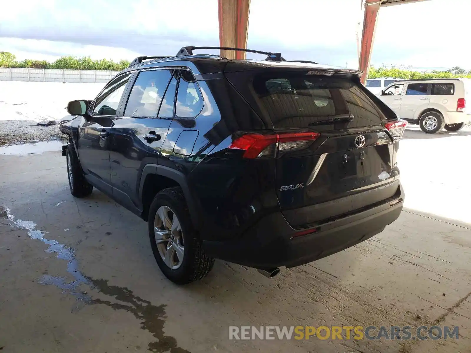 3 Photograph of a damaged car 2T3W1RFV8MC131694 TOYOTA RAV4 2021