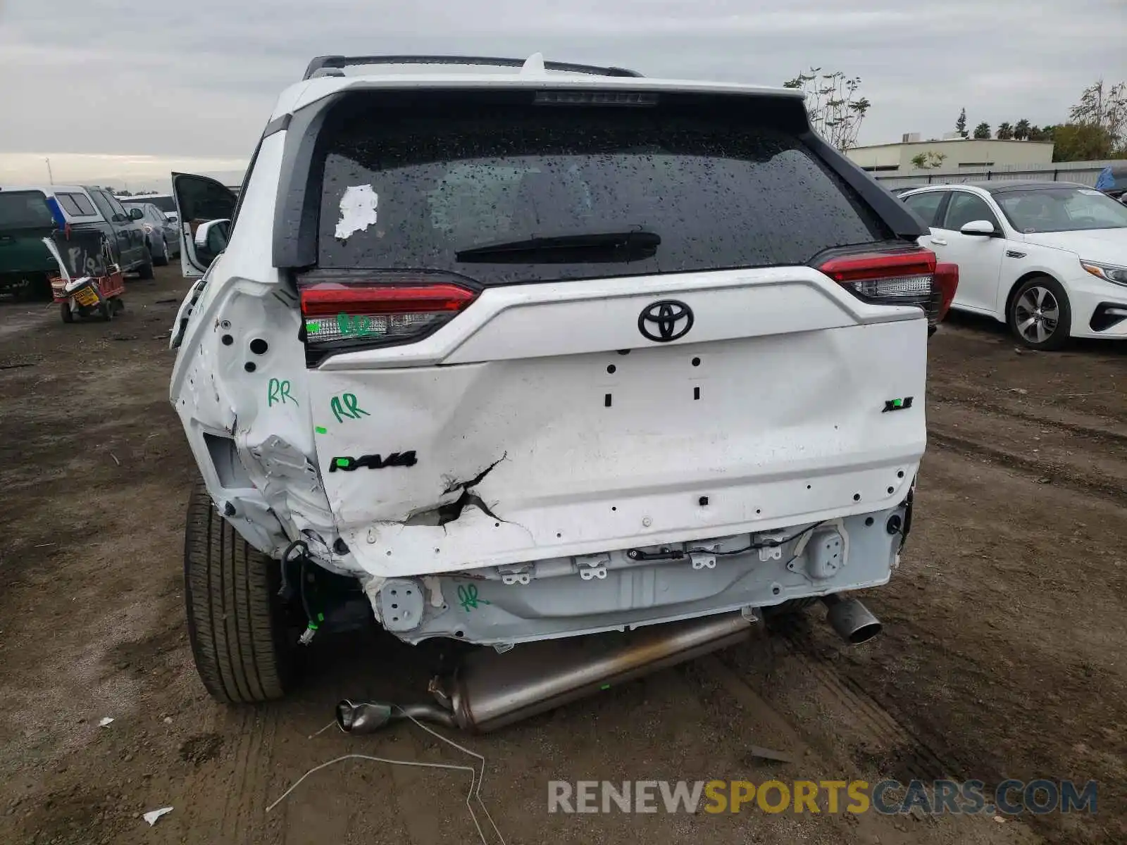 9 Photograph of a damaged car 2T3W1RFV8MC132277 TOYOTA RAV4 2021