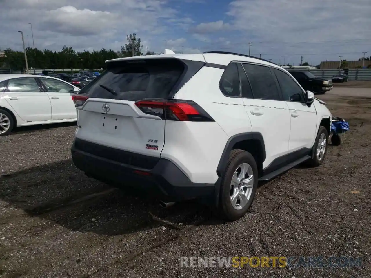 4 Photograph of a damaged car 2T3W1RFV8MC158653 TOYOTA RAV4 2021