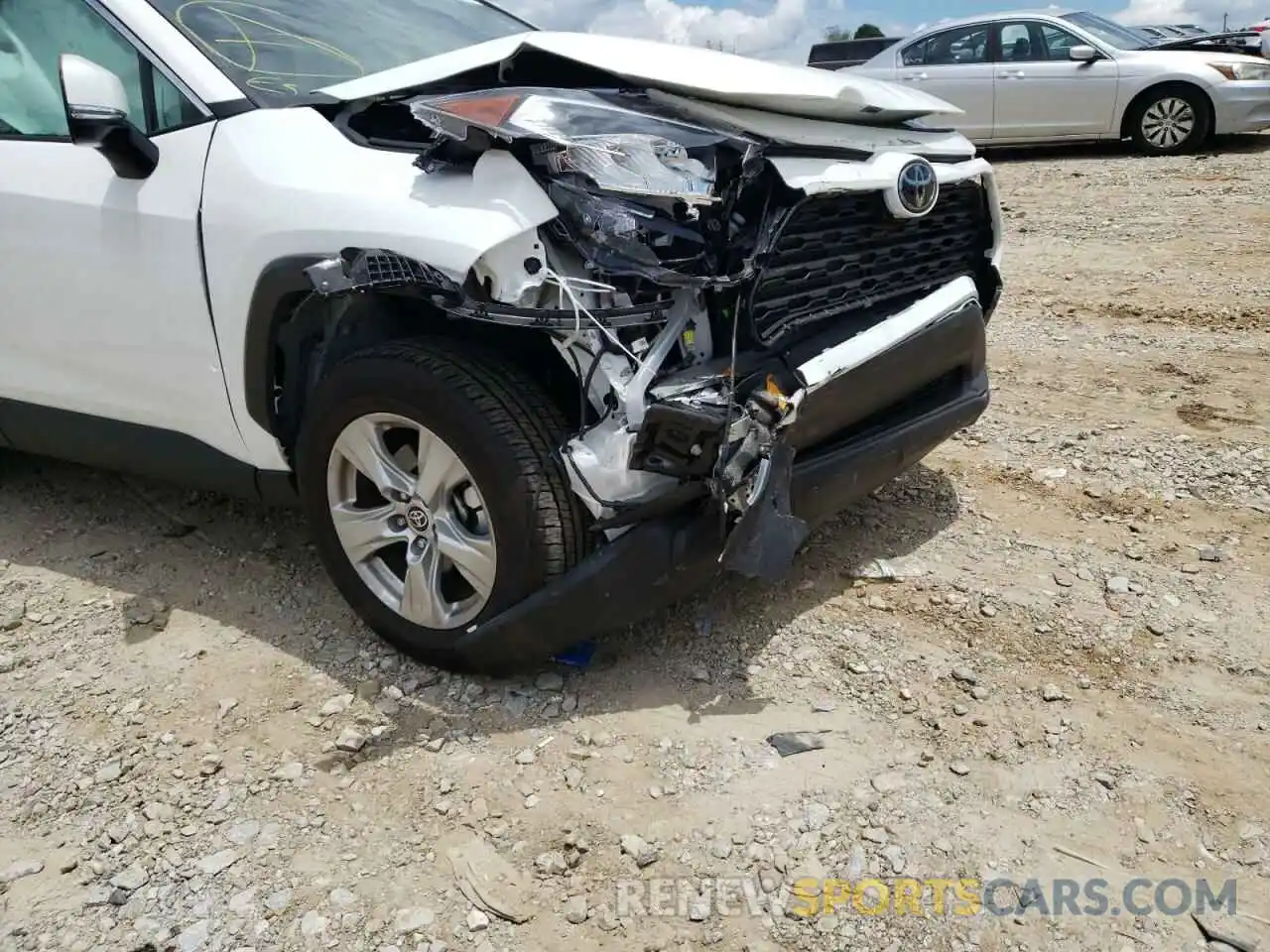 9 Photograph of a damaged car 2T3W1RFV8MC163013 TOYOTA RAV4 2021