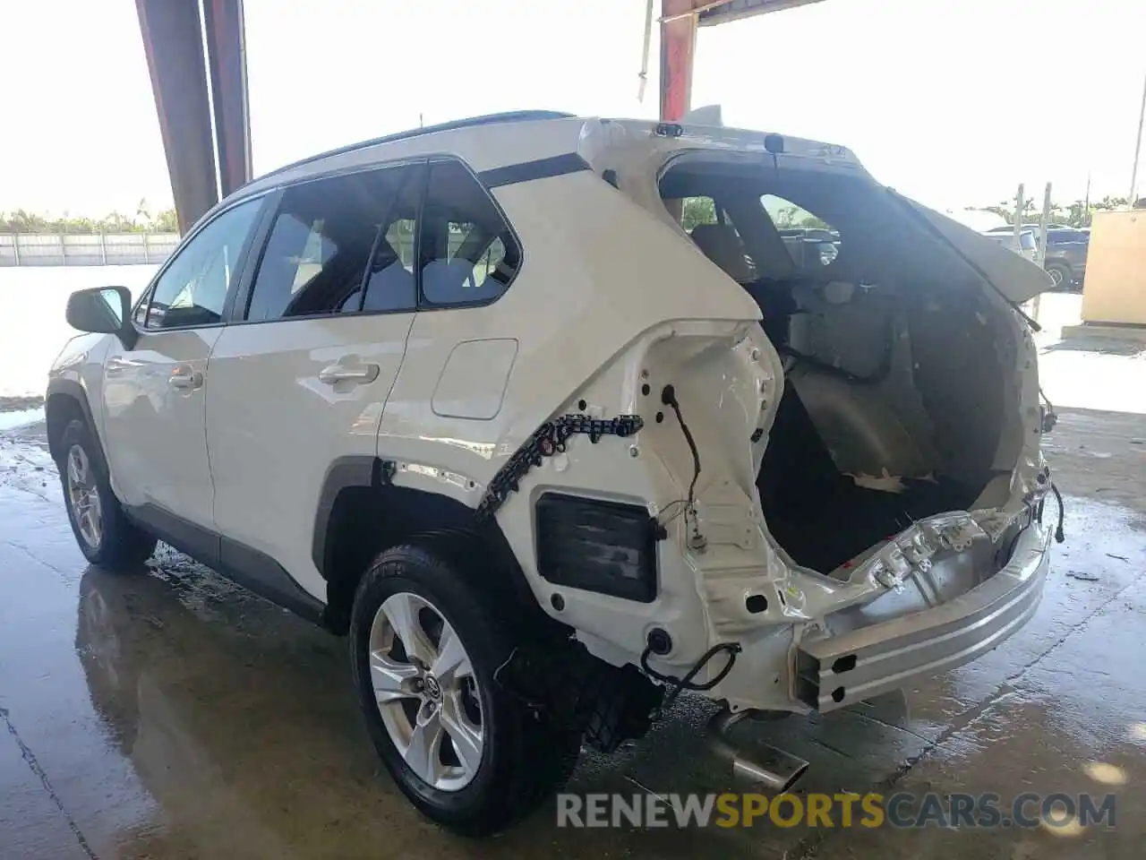 3 Photograph of a damaged car 2T3W1RFV8MC164369 TOYOTA RAV4 2021