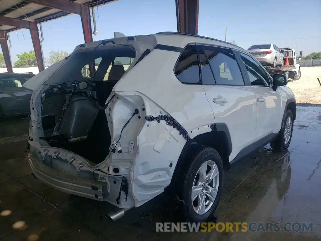 4 Photograph of a damaged car 2T3W1RFV8MC164369 TOYOTA RAV4 2021