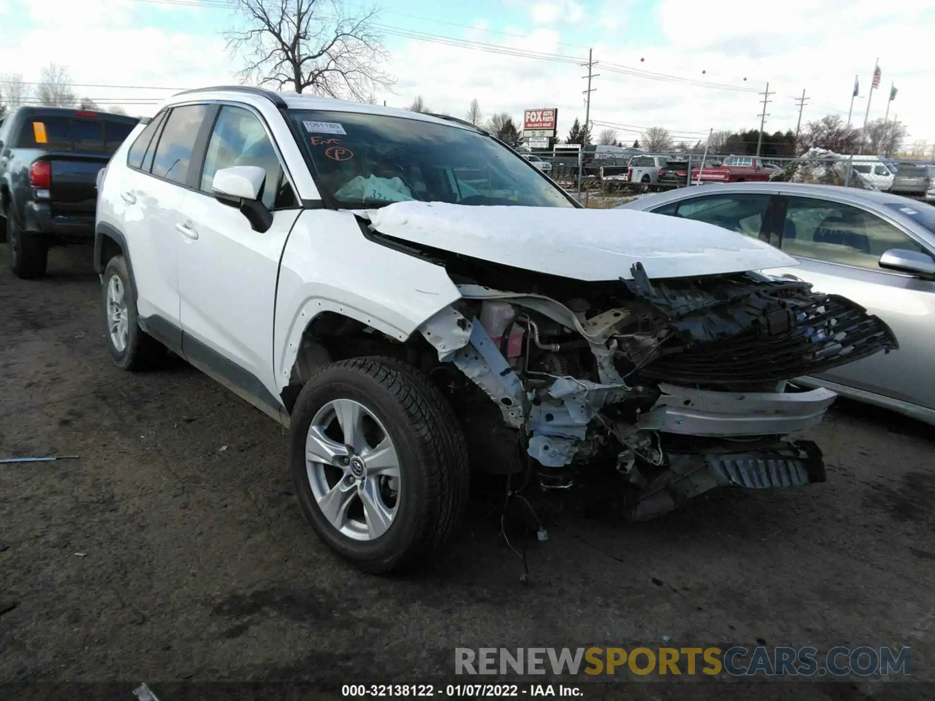 1 Photograph of a damaged car 2T3W1RFV8MW104140 TOYOTA RAV4 2021